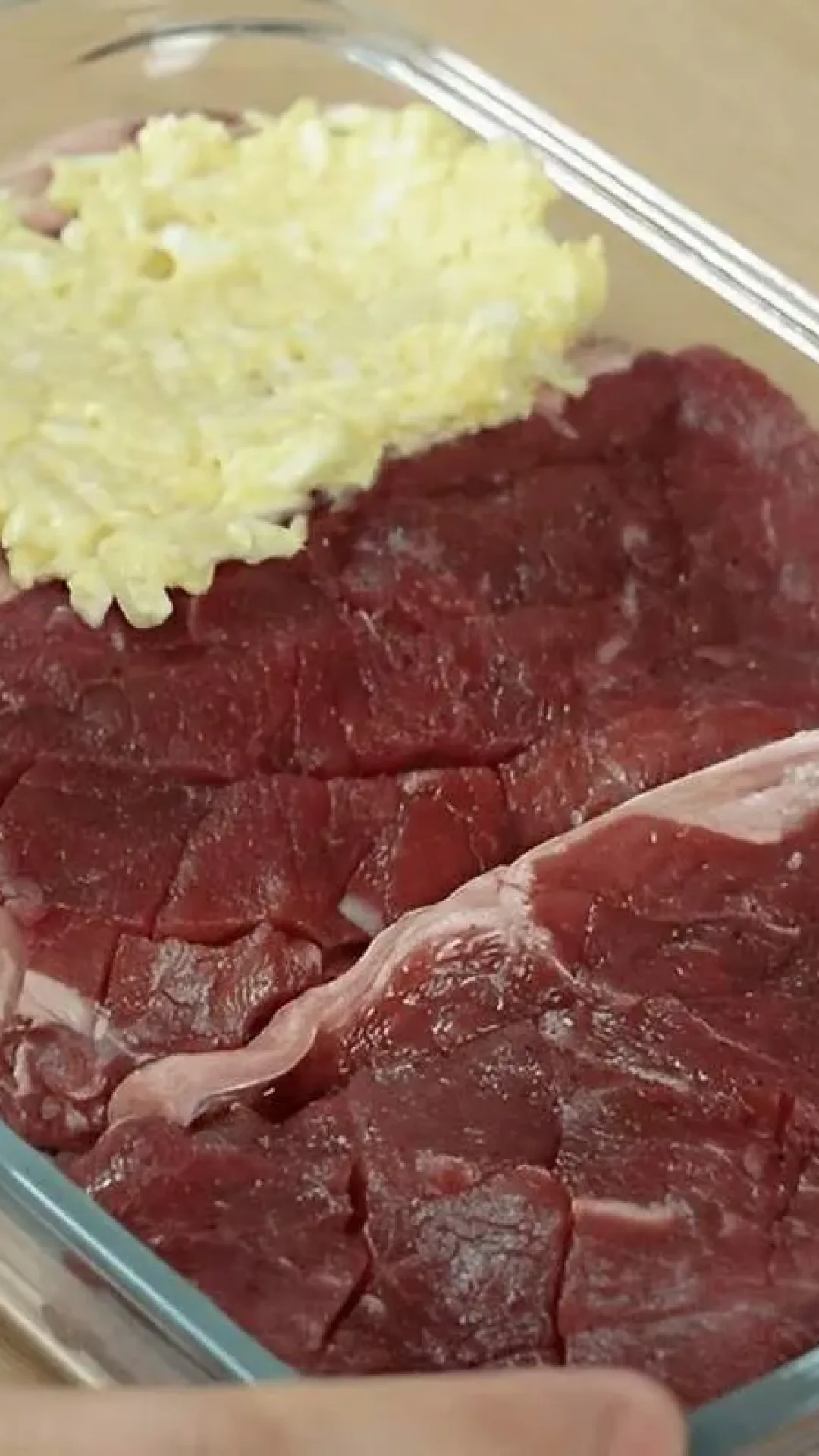 Bife de forno de um jeito que você nunca viu muito saboroso e fácil de fazer