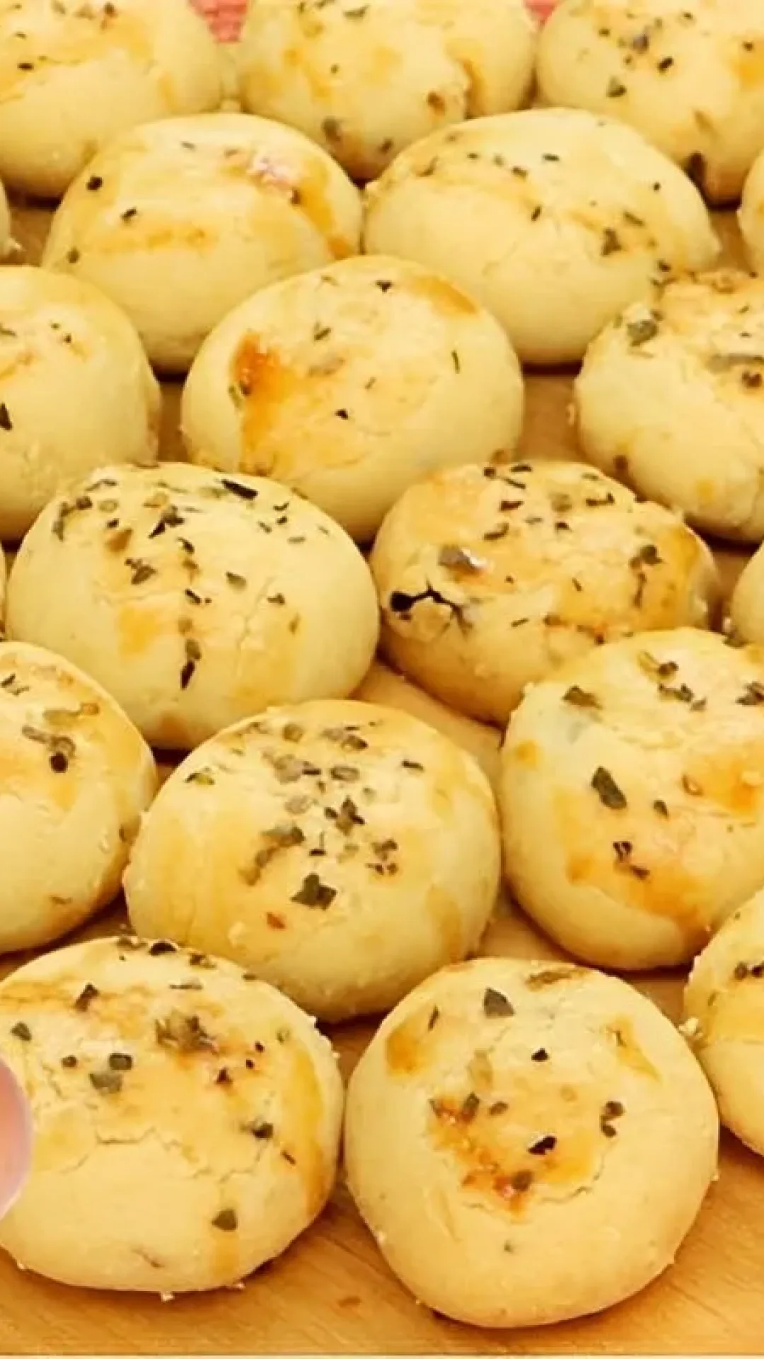 Biscoitinho de cebola feito com creme de cebola receita prática e deliciosa