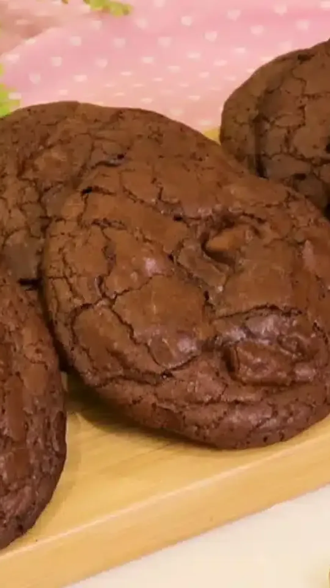 Biscoito de brownie que fica divino: super chocolatudo e molhadinho por dentro
