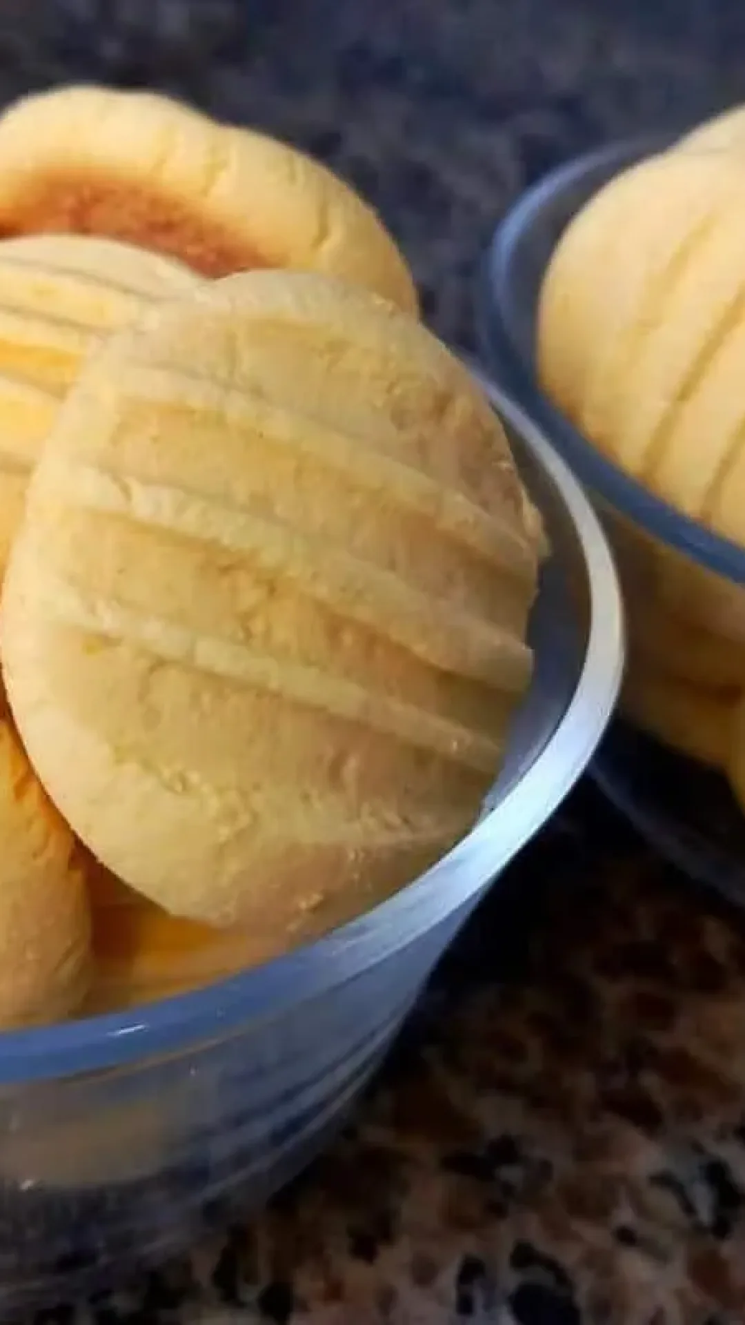 Biscoito de fubá sem trigo da vovó para o lanchinho da tarde que desmancha na boca