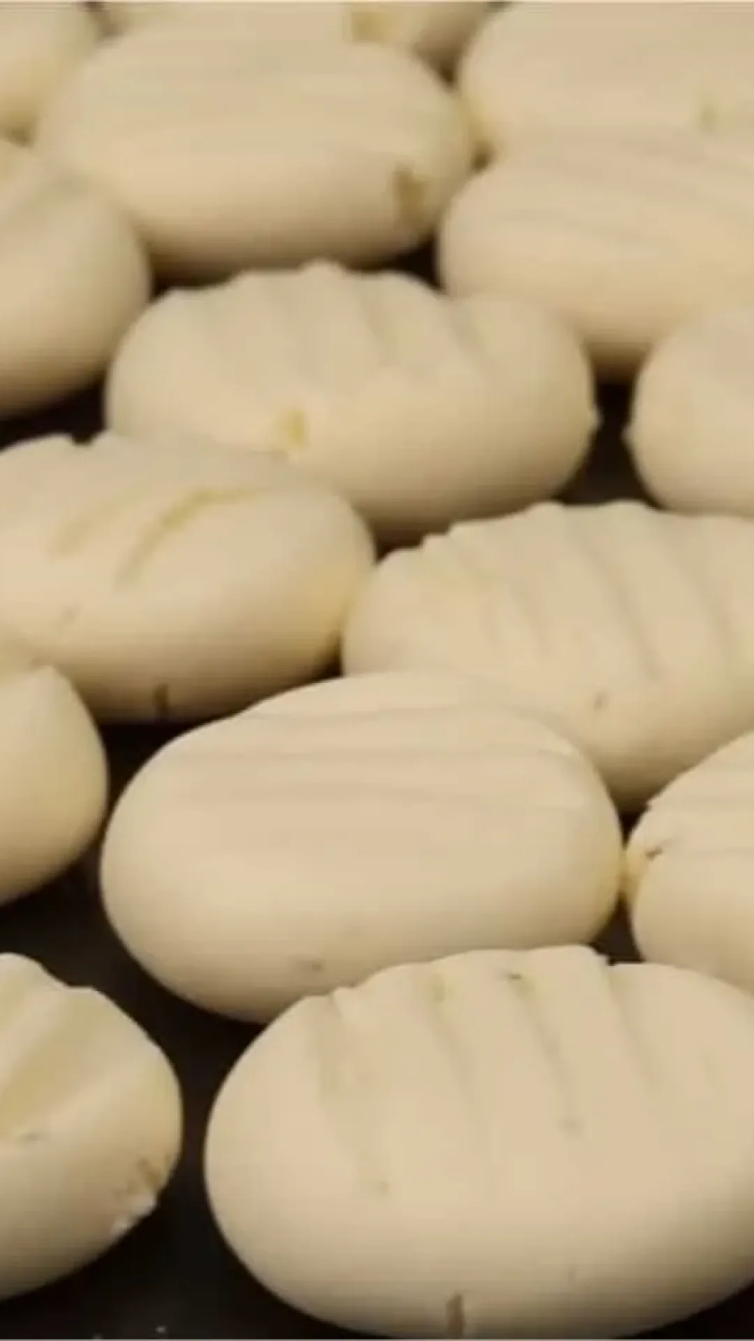 Biscoito de limão com 4 ingredientes que desmancha e não dá vontade de parar de comer