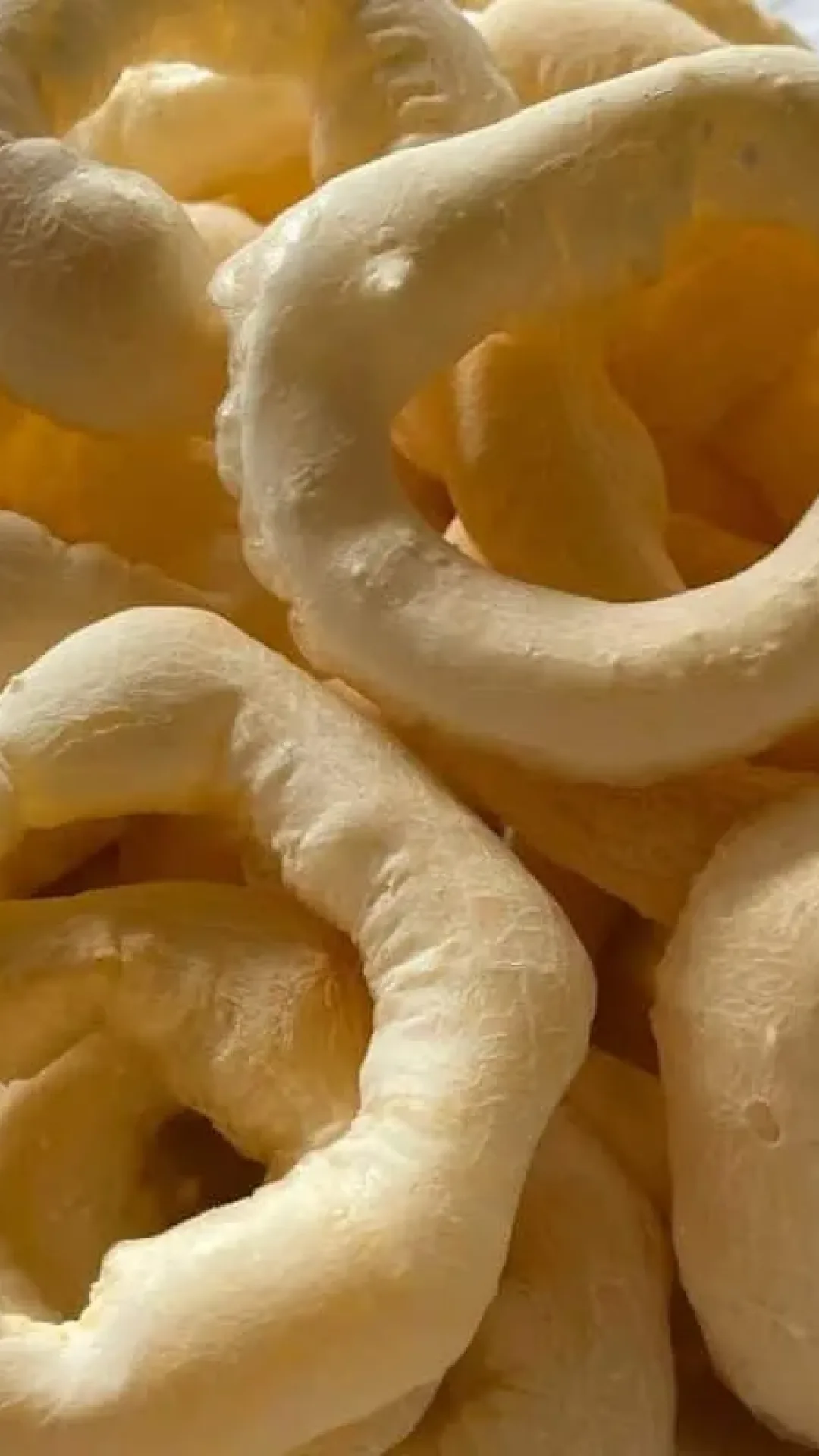 Biscoito de vento crocante e econômico, sem glúten nem lactose, leve e viciante de tão bom