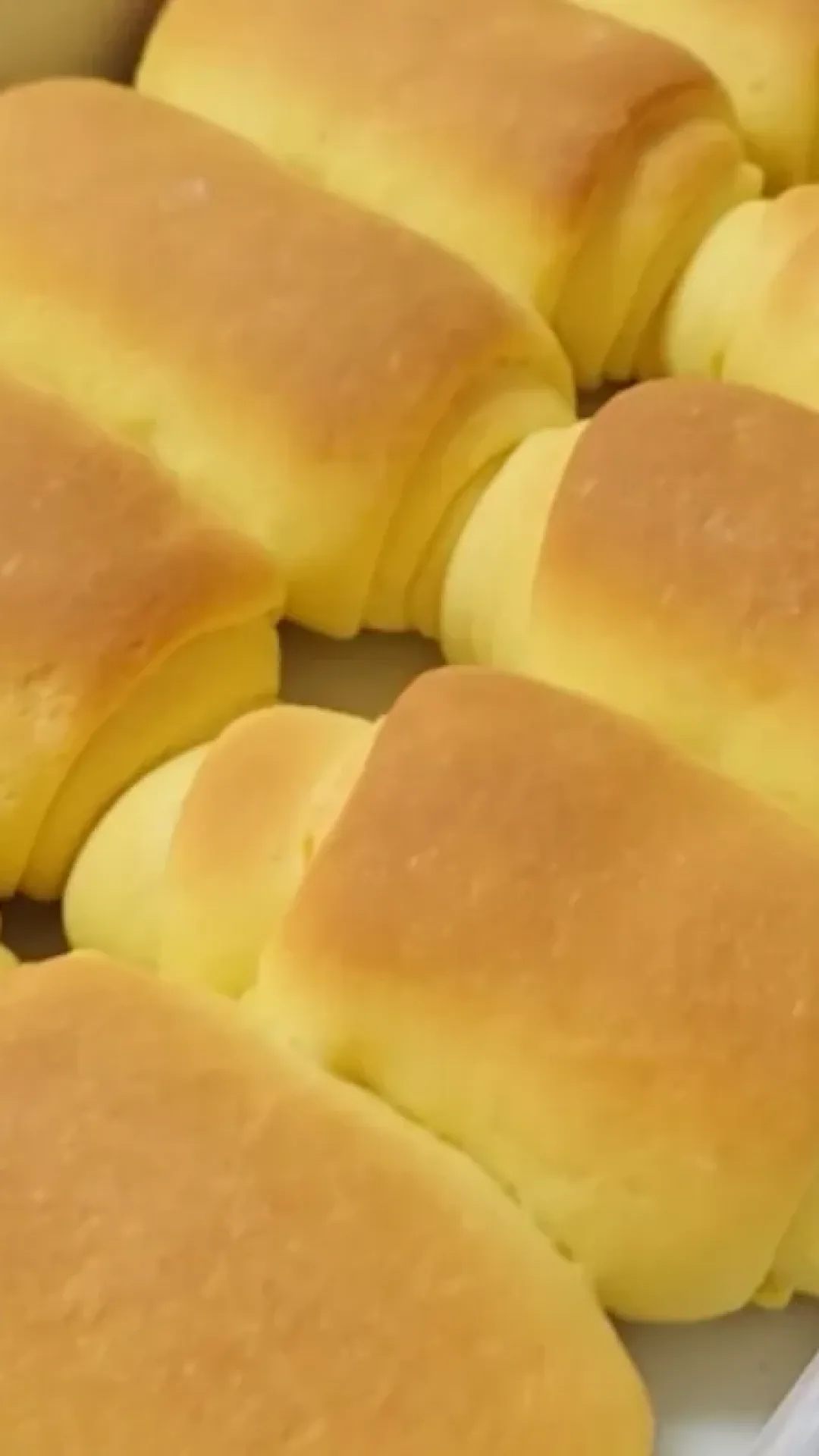 Bisnaguinha de fubá que fica super fofinha: fácil de fazer e todo mundo vai adorar