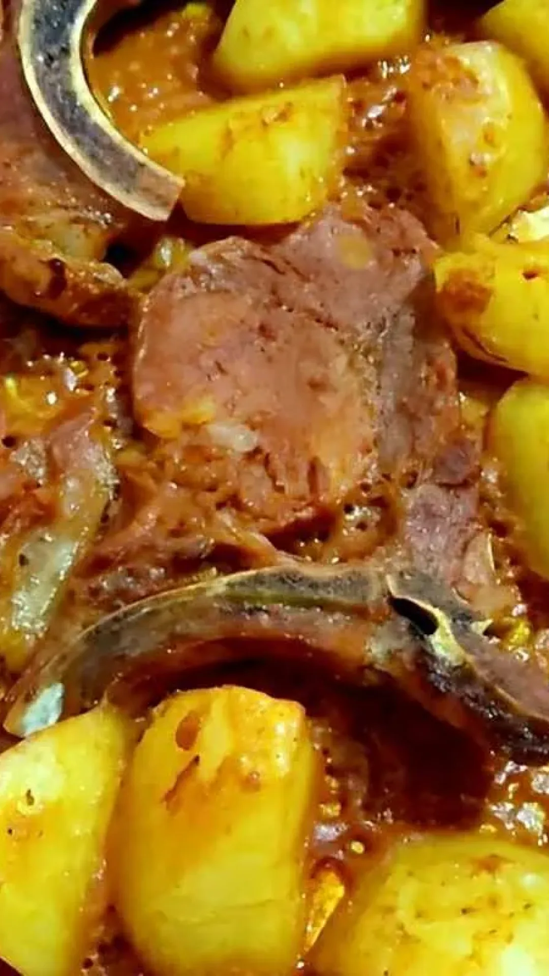 Bisteca assada no forno com batatas uma receita simples e deliciosa para o dia a dia