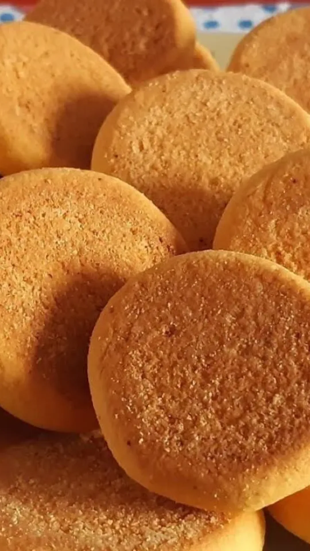 Bolachinha de fubá que derrete na boca fácil de preparar e deliciosa para o café