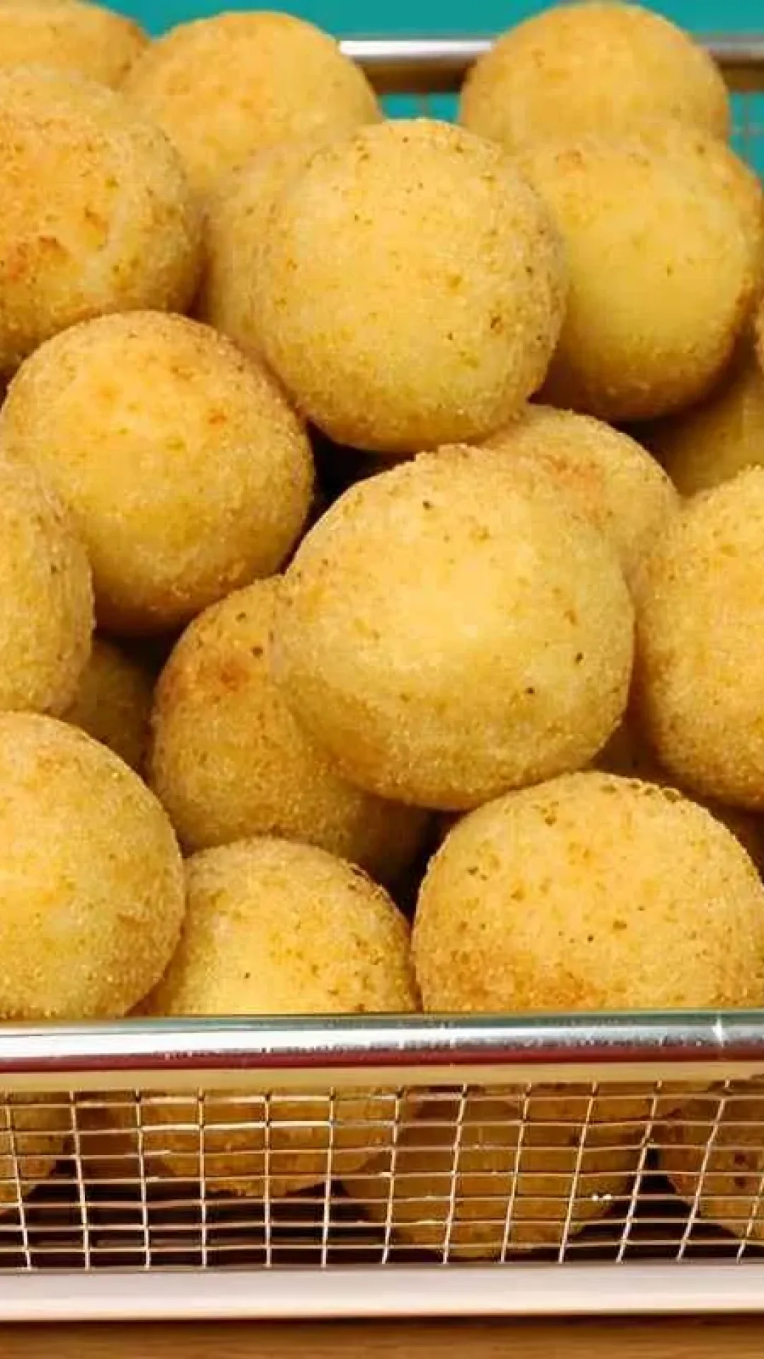 Bolinha de queijo fácil: essa não tem como errar e fica uma delícia