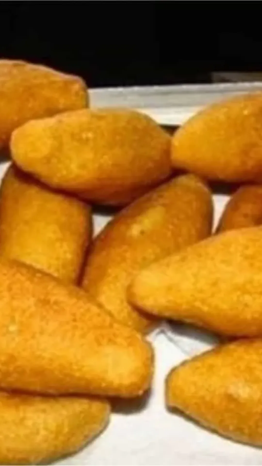 Bolinho caipira de frango inteiro com farinha de milho igual feito na fazenda