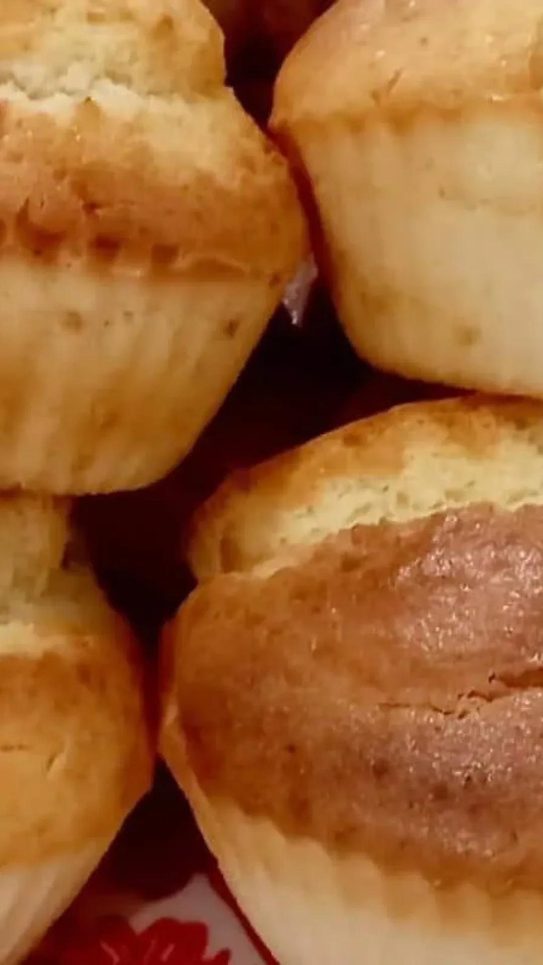 Bolinho de creme de leite bem leve e saboroso que é muito simples de fazer