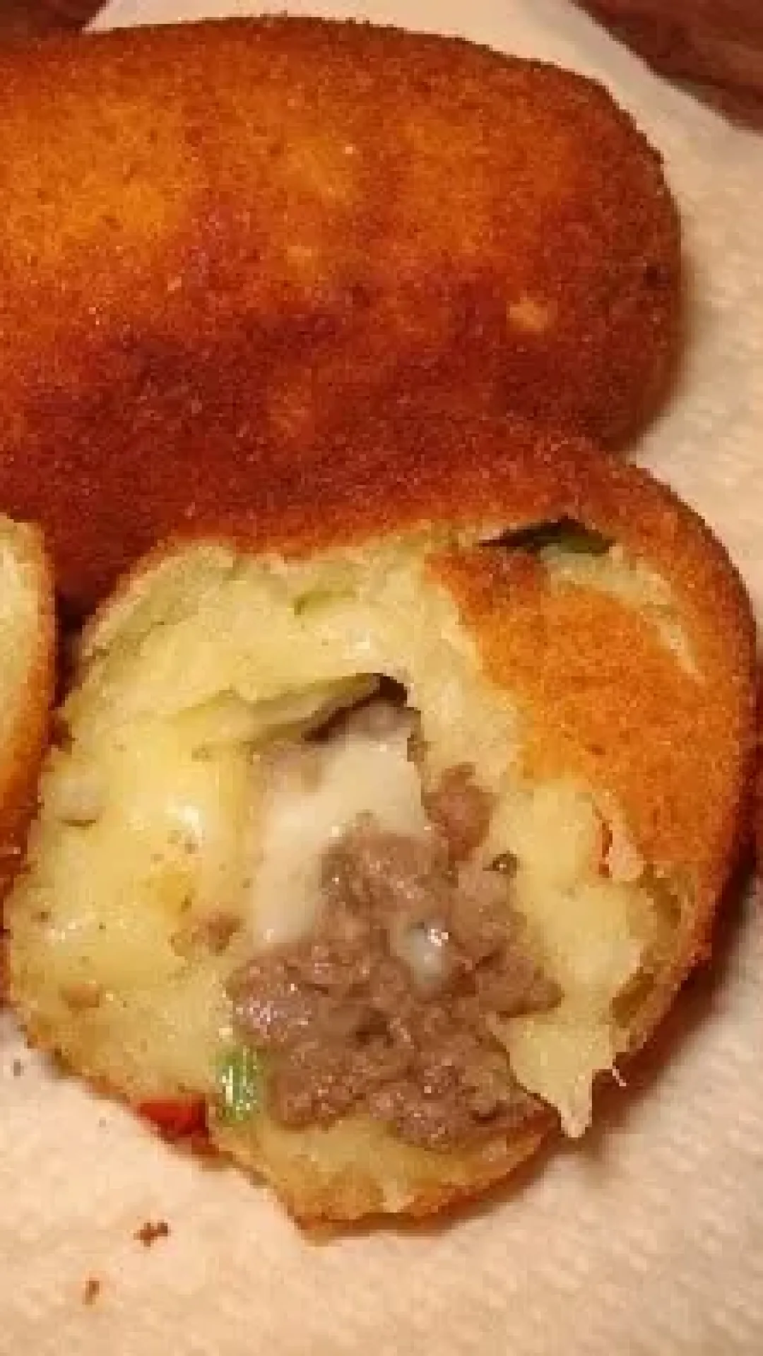 Bolinho de Mandioca com Carne Moída