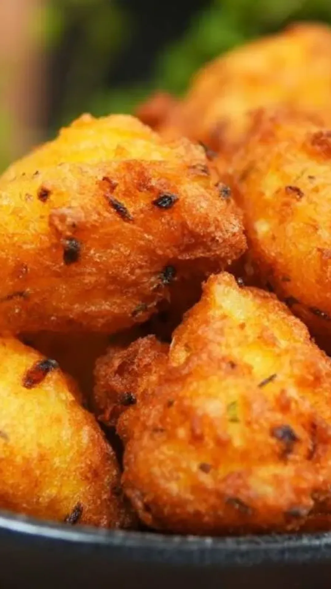 Bolinho de mandioca crocante: perfeito para petiscar com a família ou entre amigos