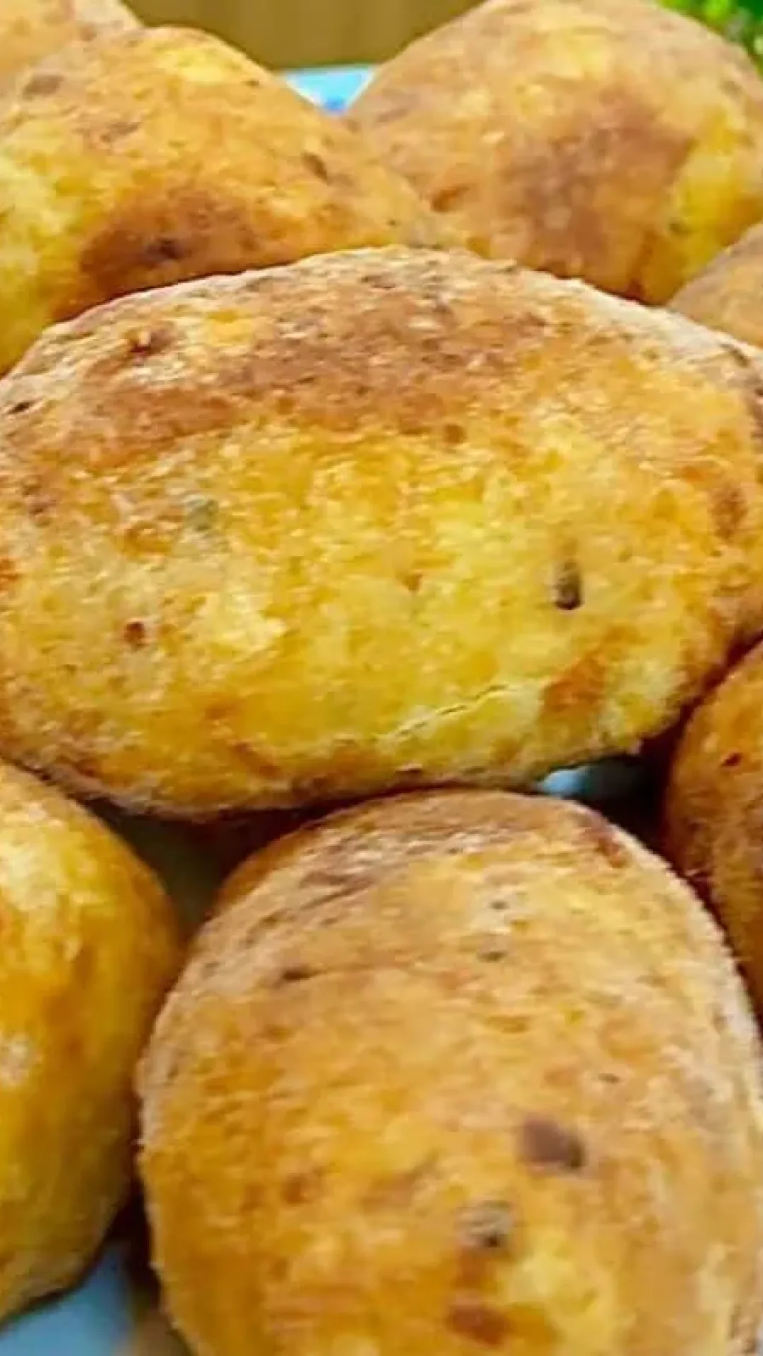 Bolinho de mandioca maravilhoso com uma massa perfeita que não encharca de óleo