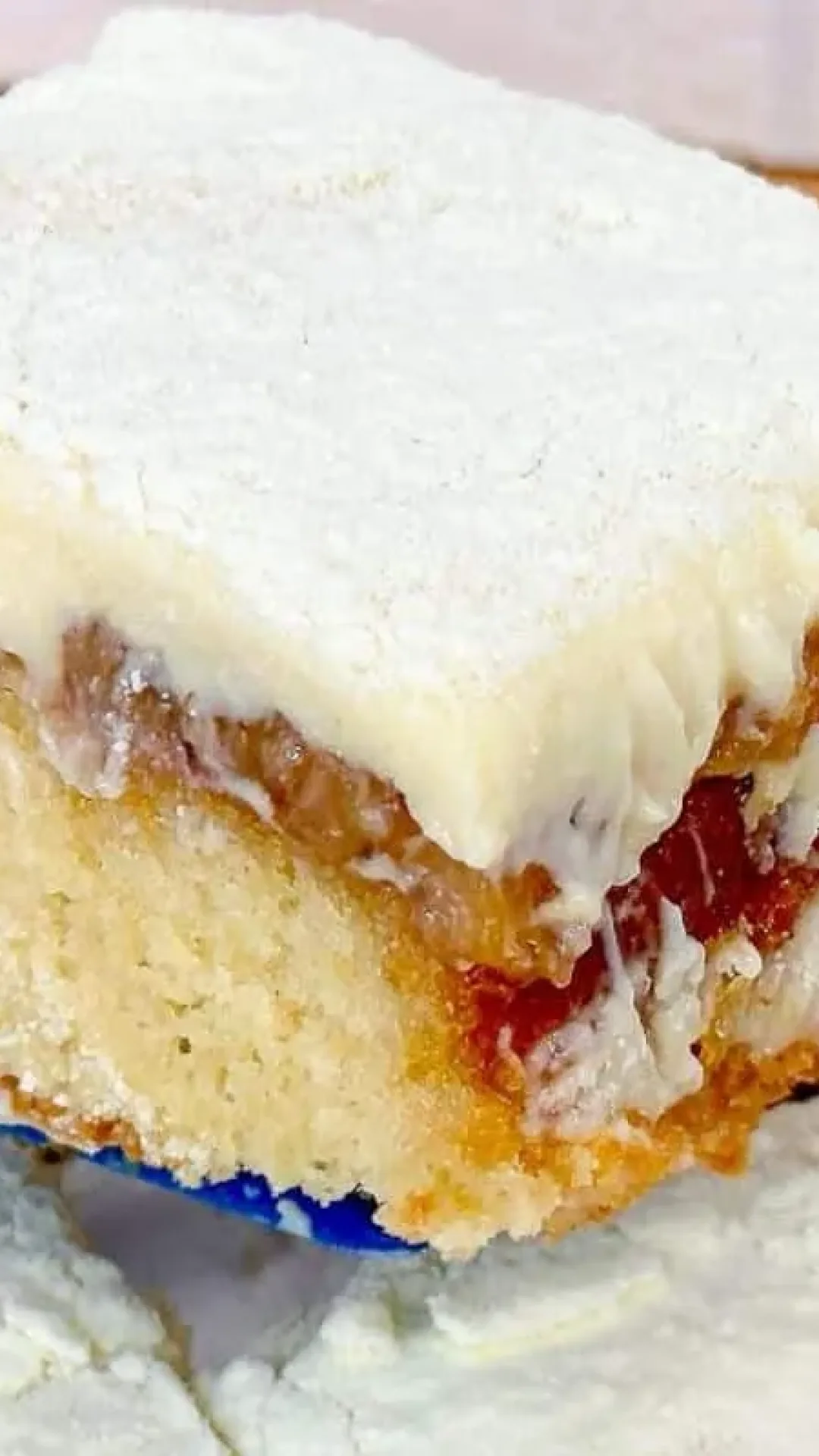 Bolo de banana caramelizada: o bolo fofinho e especial que é perfeito para o café da tarde