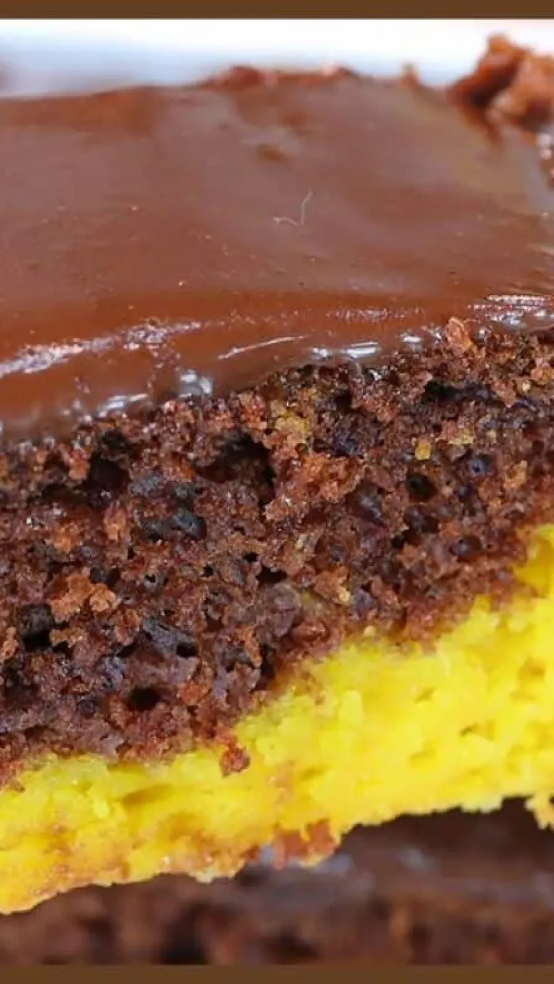 Bolo de cenoura com chocolate: fofinho, fácil e mesclado para a hora do seu café