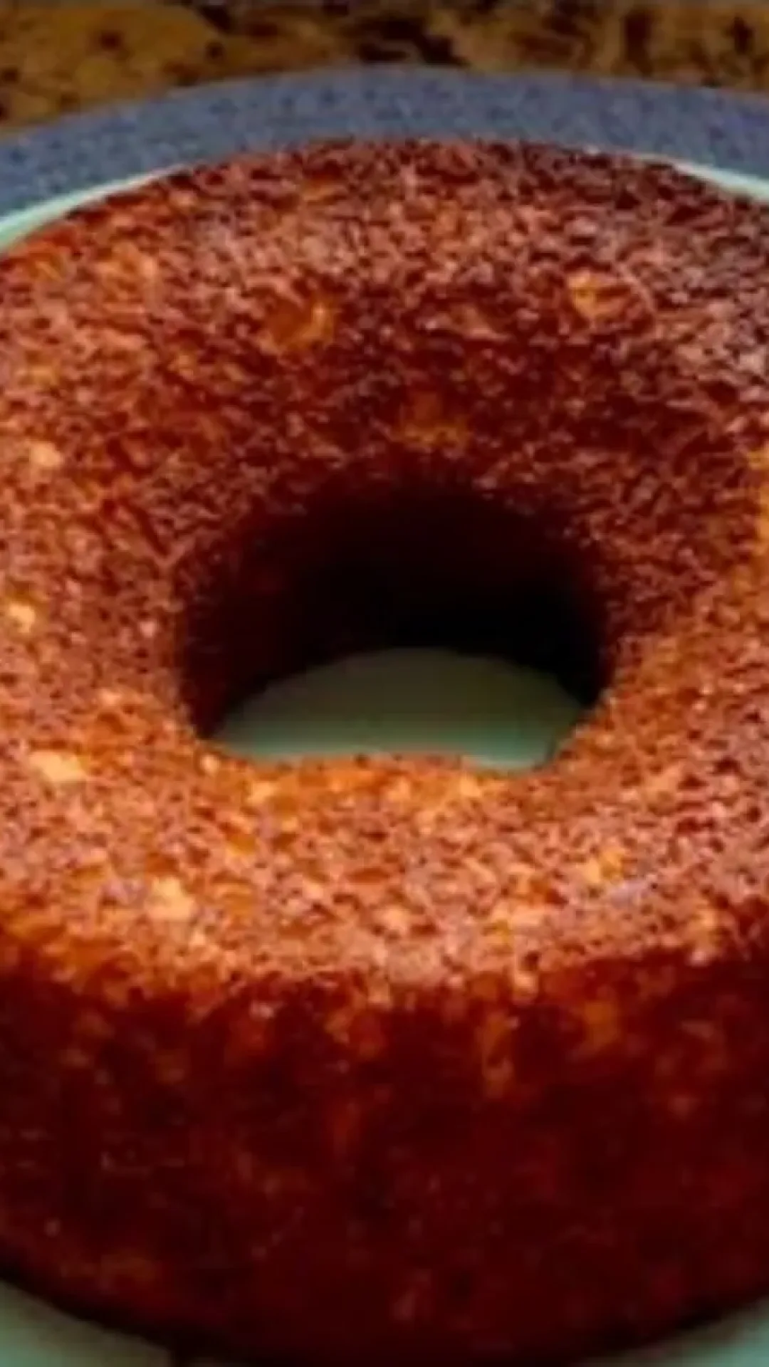Bolo de cuscuz sem farinha de trigo super fofinho e fácil para servir no café