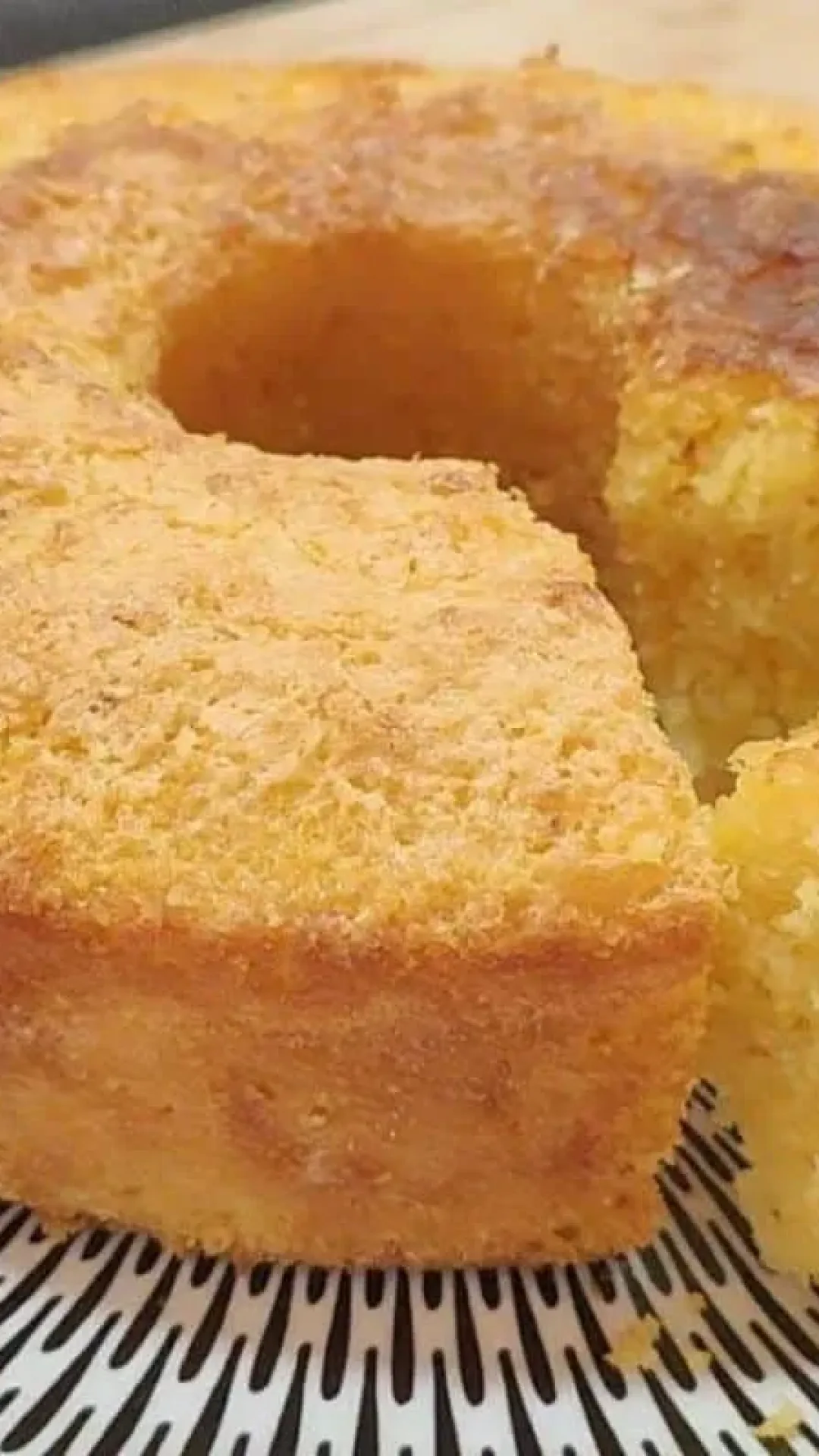 Bolo de flocão de milho, uma receita divina feita no liquidificador com textura de pamonha