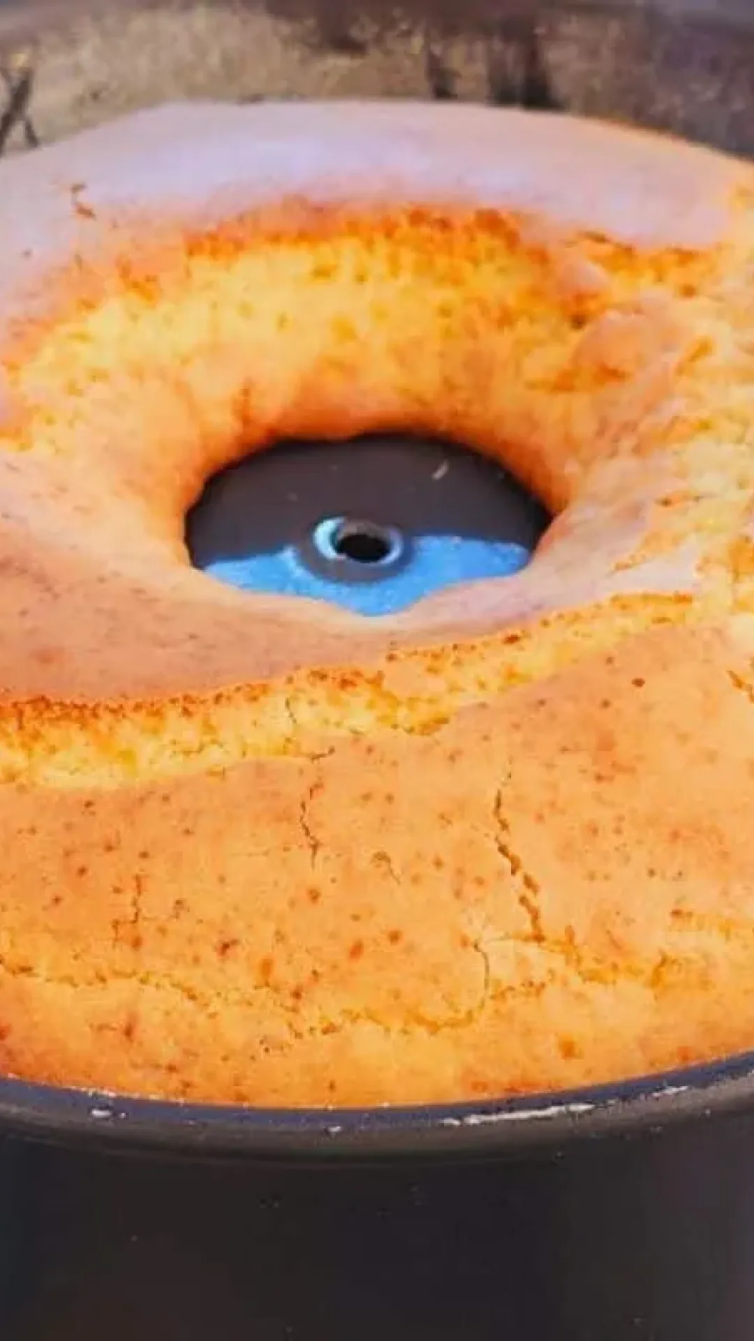 Bolo de fubá com leite e sem trigo: fácil e rápido que fica molhadinho e muito gostoso