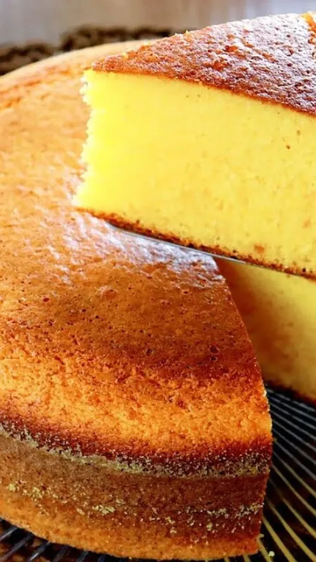 Bolo de fubá fofinho e saboroso para o seu café da manhã do feriado de natal