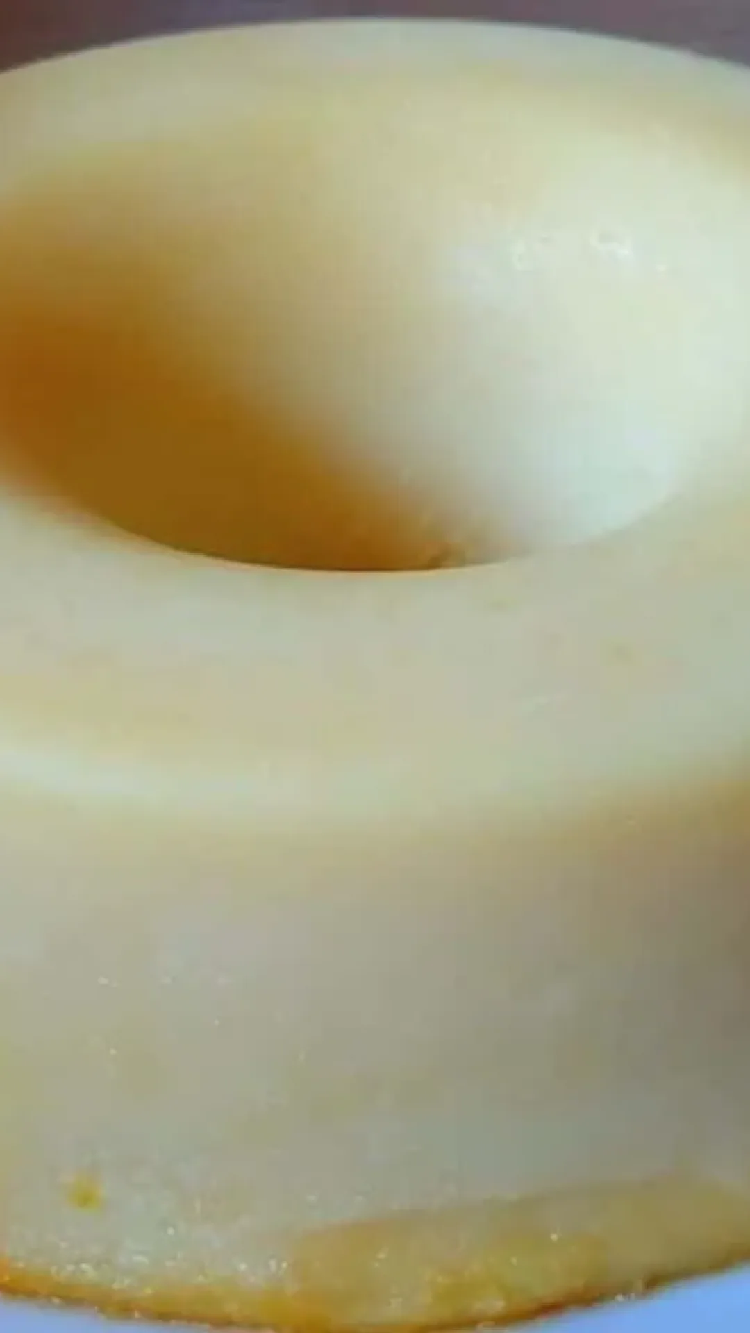 Bolo de leite cremoso de liquidificador fácil e irresistível para o café da tarde