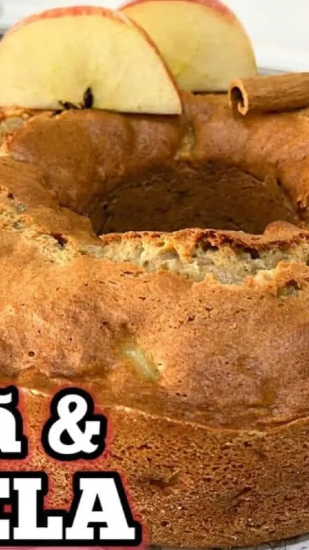 Bolo de maçã com casca feito no liquidificador fofinho com sabor especial da fruta inteira