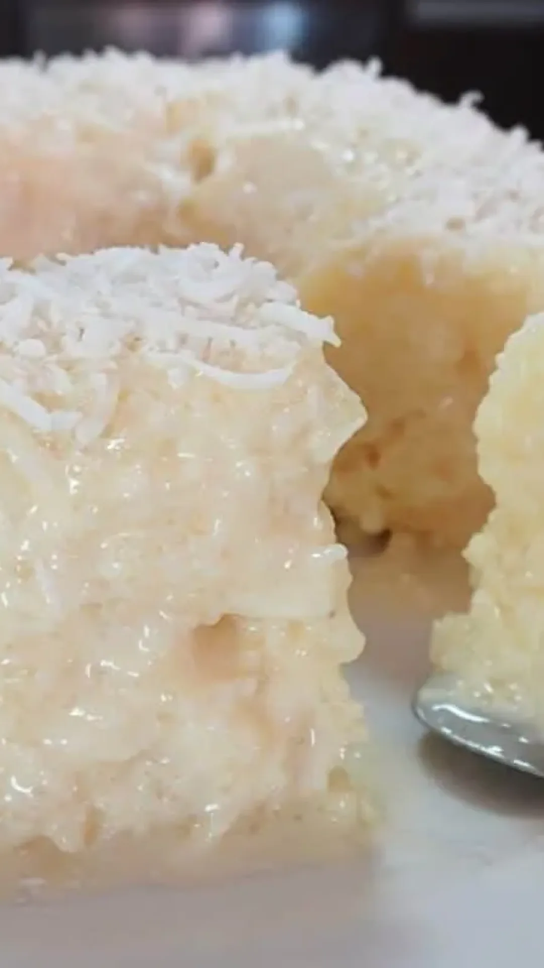 Bolo de tapioca fácil e delicioso para servir bem gelado na sobremesa