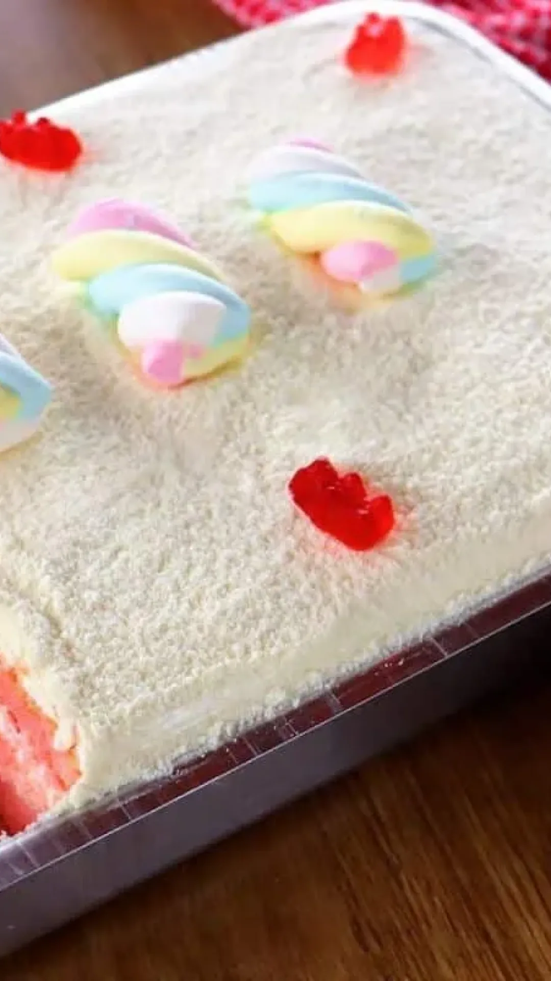 Bolo fini colorido e delicioso que faz sucesso entre as crianças e deixa o lanche mais divertido