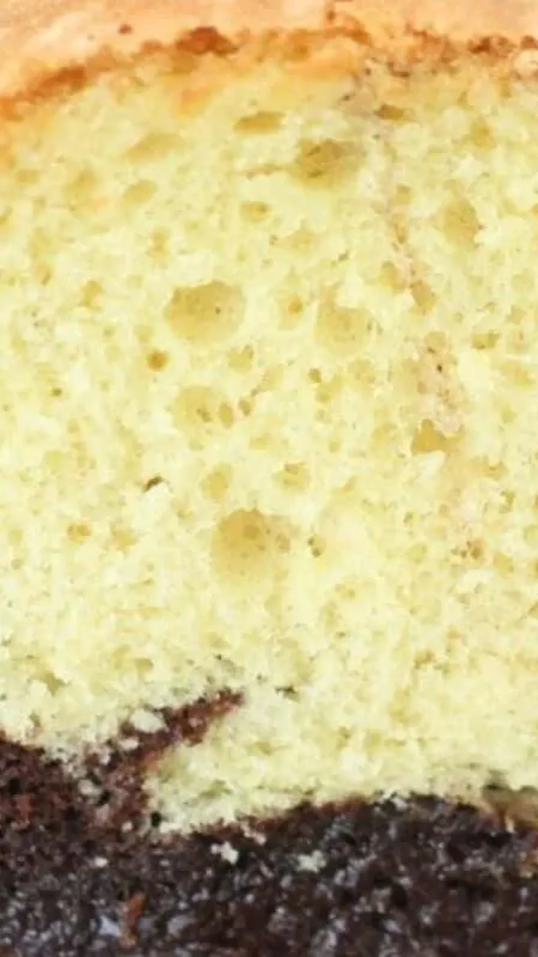 Bolo frapê fofinho que já sai recheado do forno, fácil, rápido e perfeito para o café da tarde
