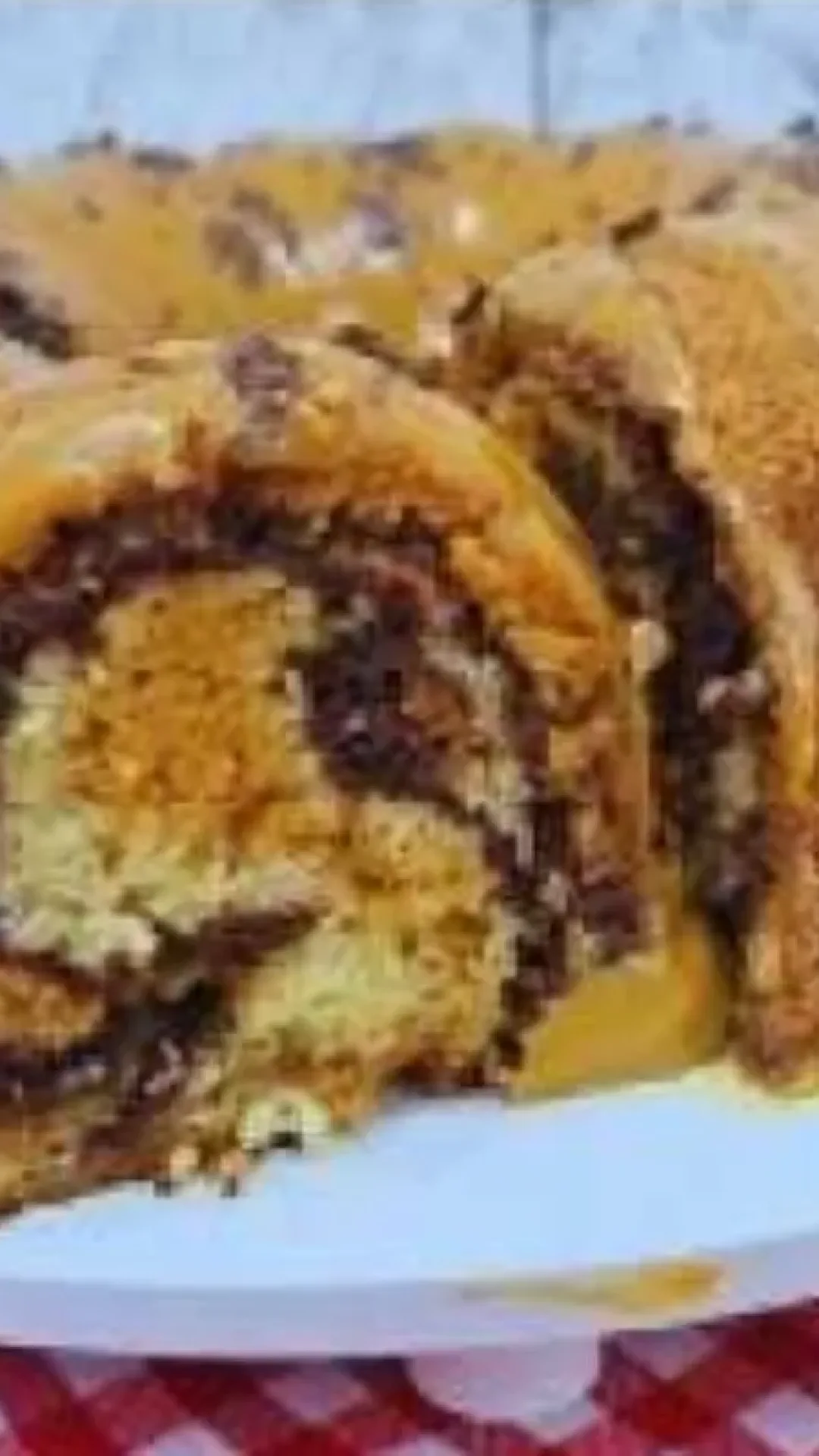 Bolo mármore de 3 sabores e cores para deixar sua mesa muito mais bonita e deliciosa