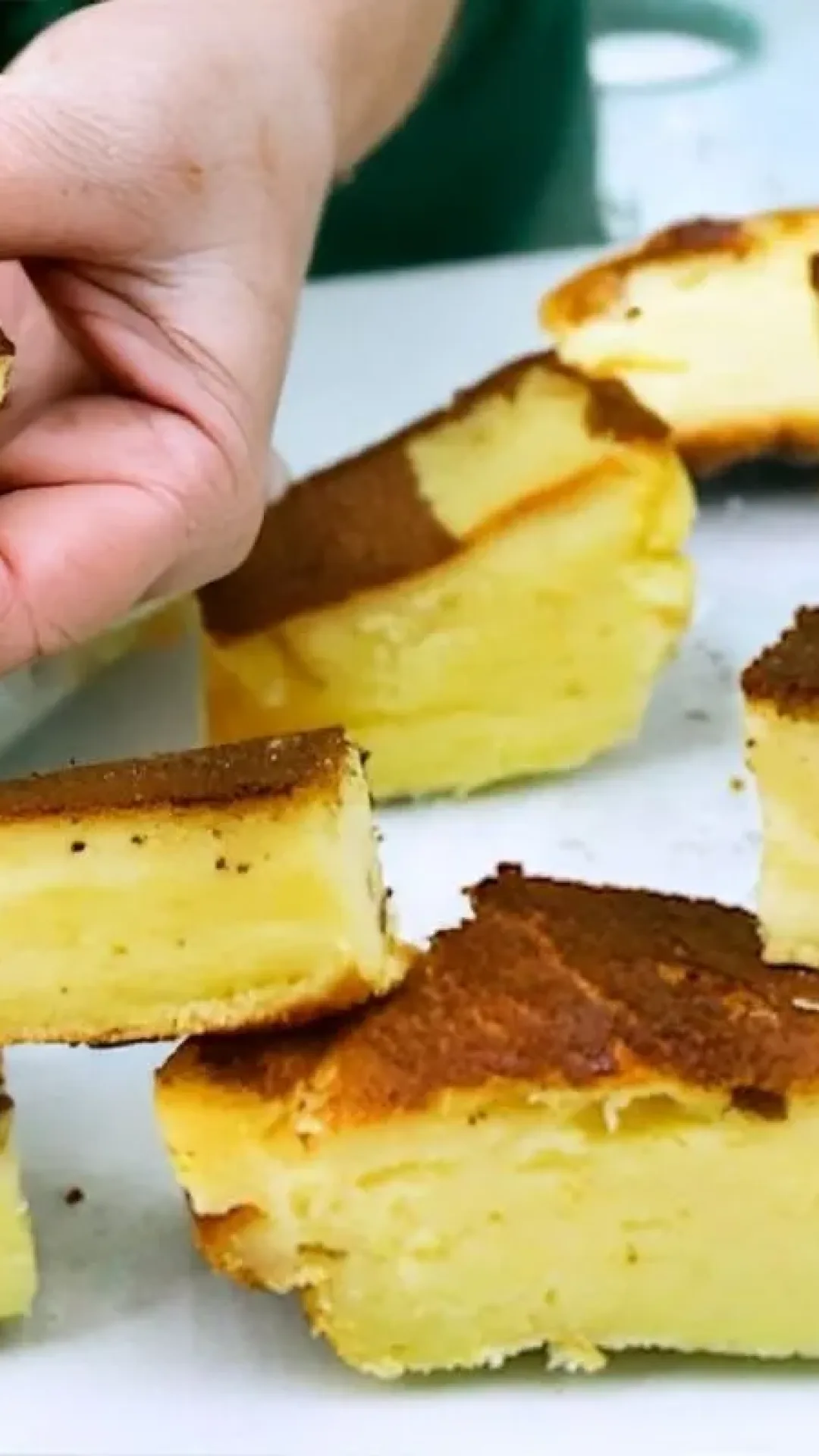 Bolo mole de leite condensado: cremoso por dentro e com sabor que lembra pudim