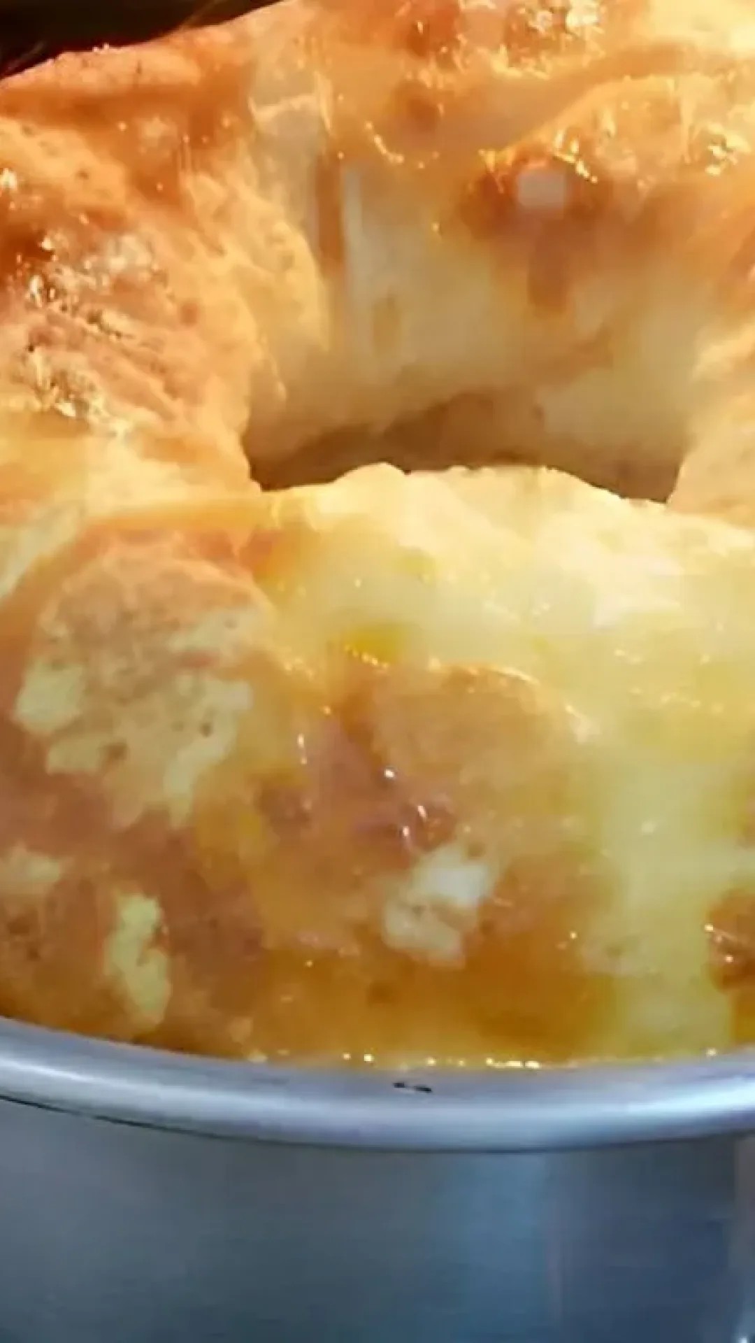 Bolo pão de queijo de liquidificador muito fácil para servir no lanche ou café