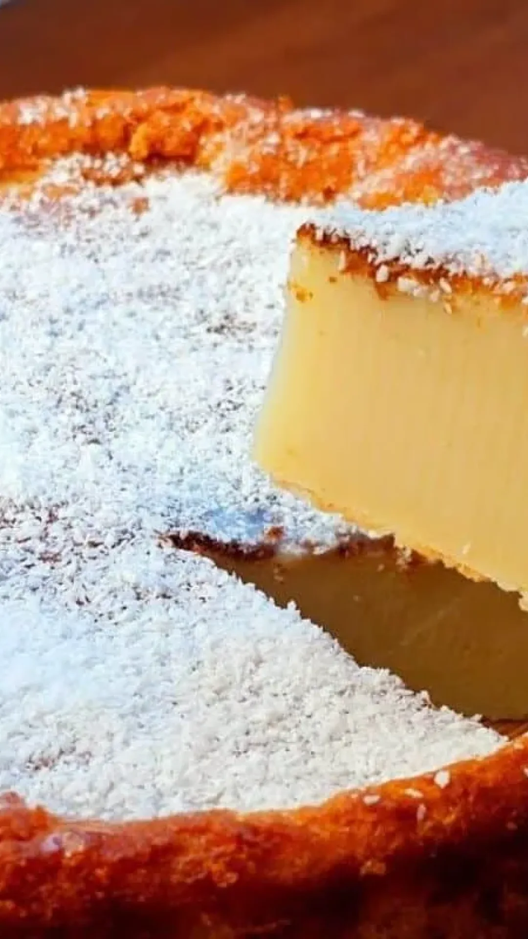 Bolo pega marido cremoso e doce que já sai do forno recheado