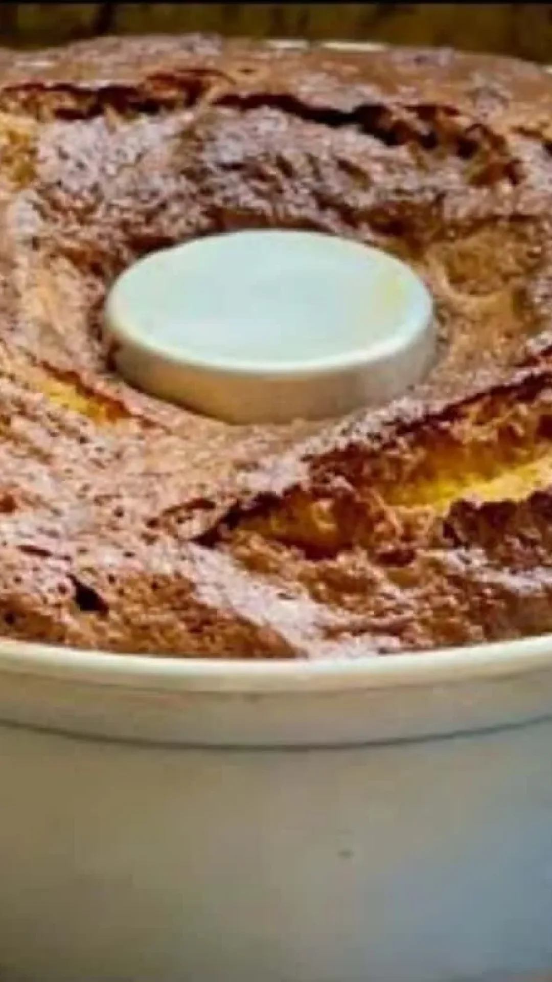 Bolo que já sai recheado do forno: super fácil de fazer e grande que conquista qualquer um