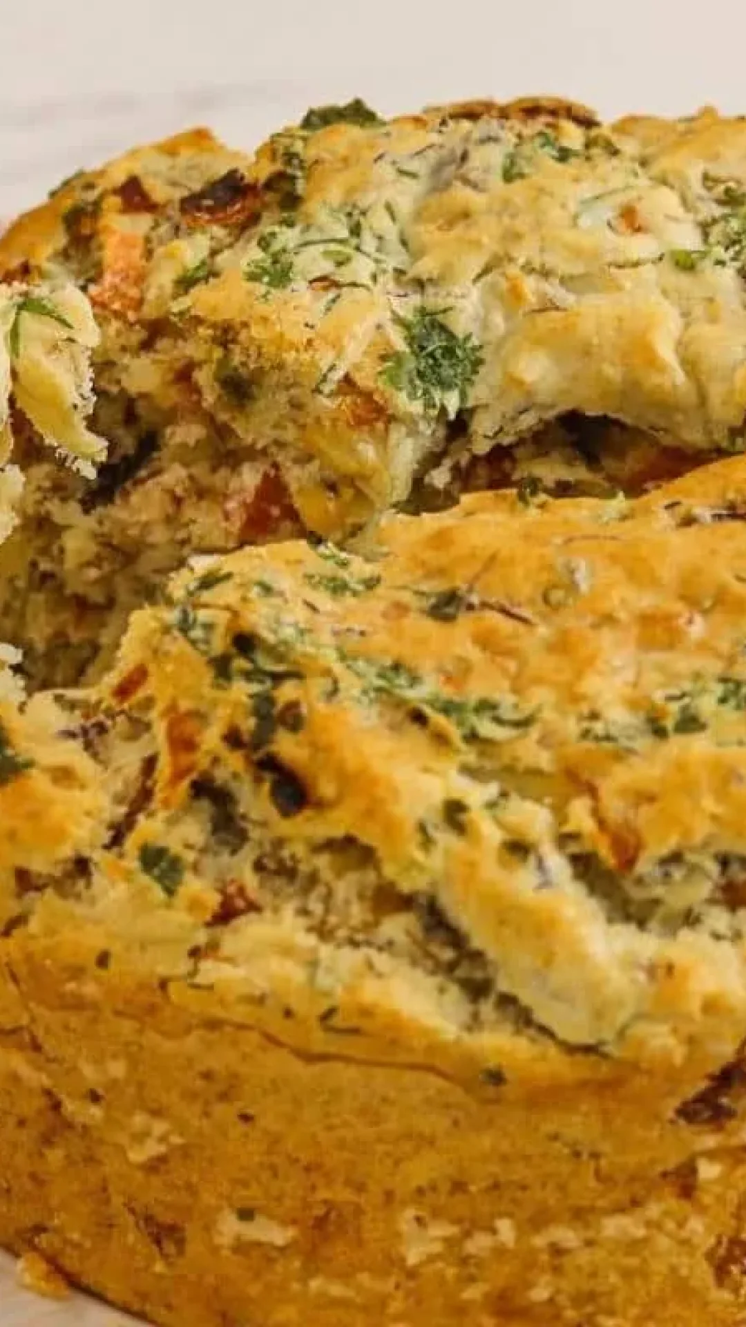 Bolo salgado simples e bem temperadinho para você saborear com sua família