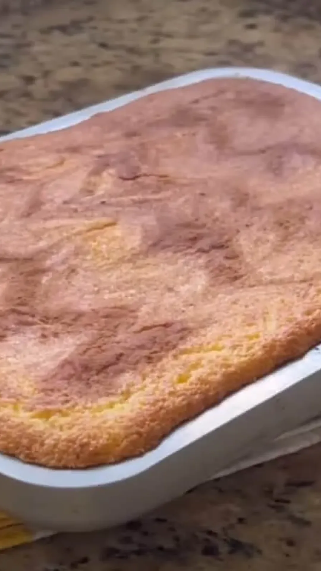 Bolo sem farinha de trigo delicioso para você receber as visitas no café da tarde