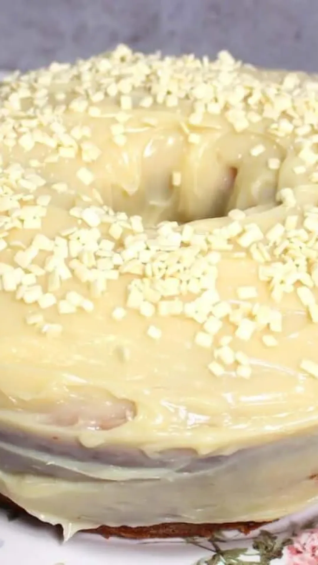 Bolo simples com iogurte: a receita fácil e deliciosa para o seu café da tarde ficar ainda melhor.