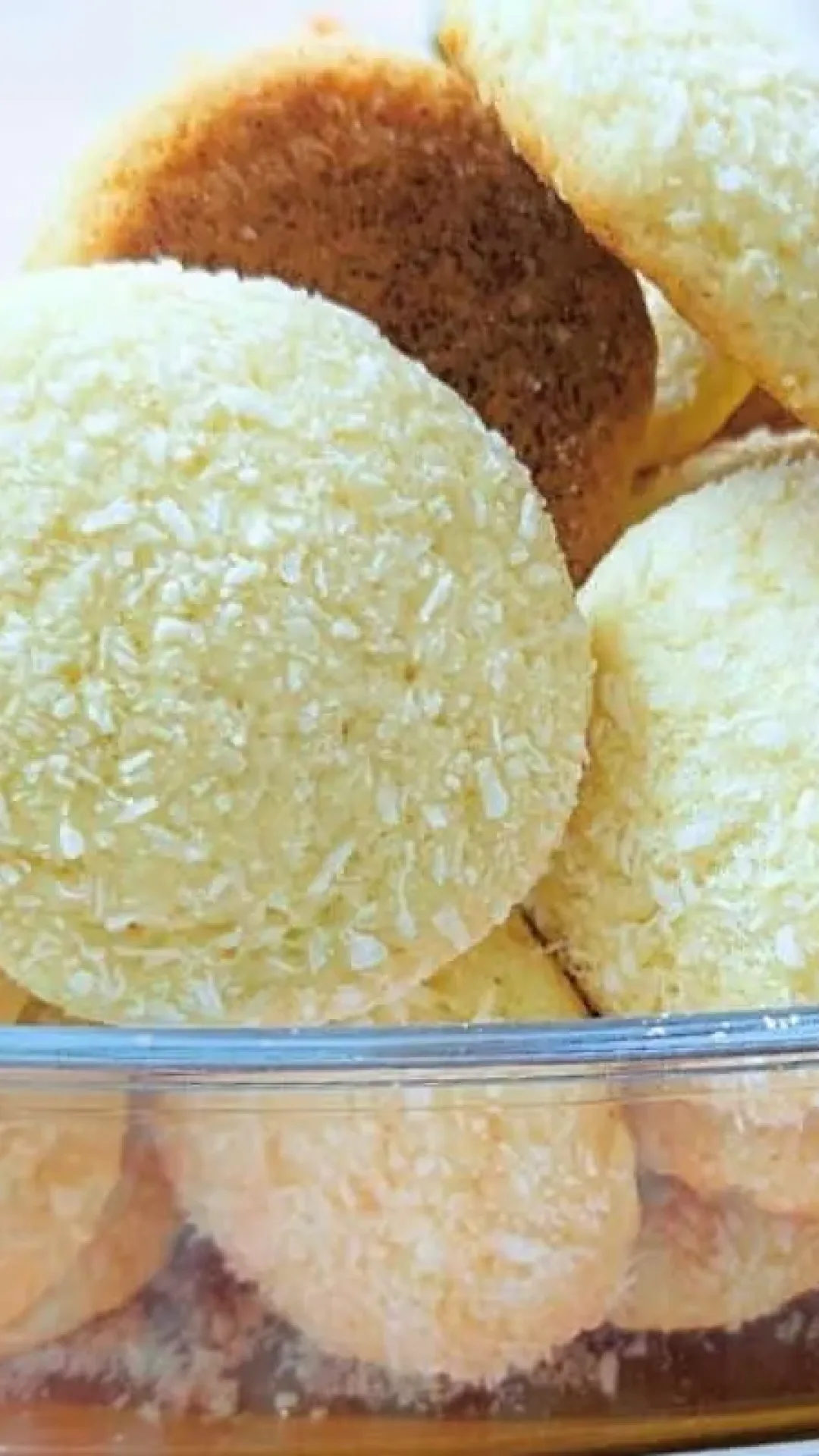 Broa de coco que derrete na boca e não dá para comer uma só