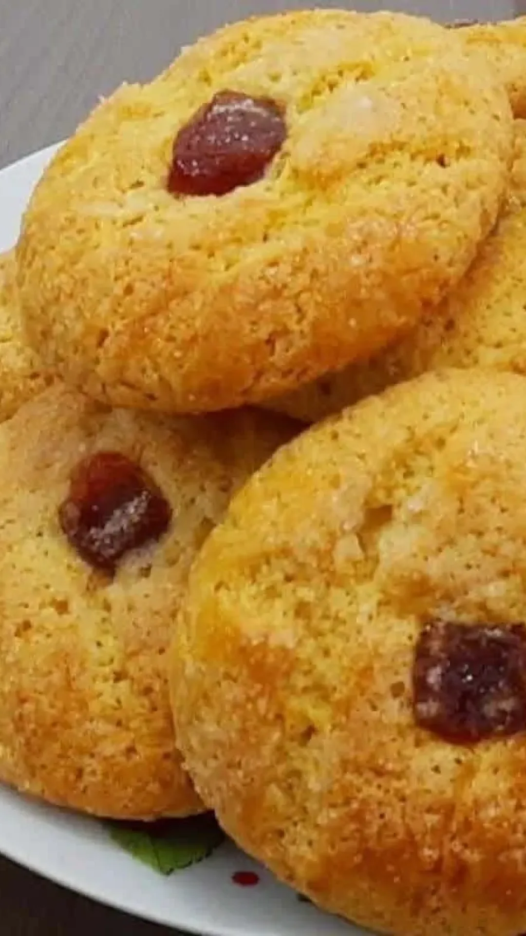 Broa de fubá com goiabada de padaria: desmancha na boca e não dá para comer uma só