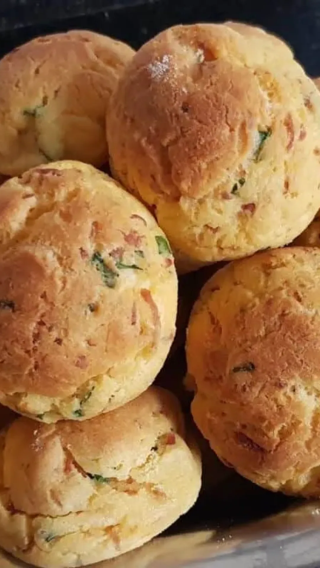 Broa de fubá temperada tradicional: receita caseira que fica saborosa para o café