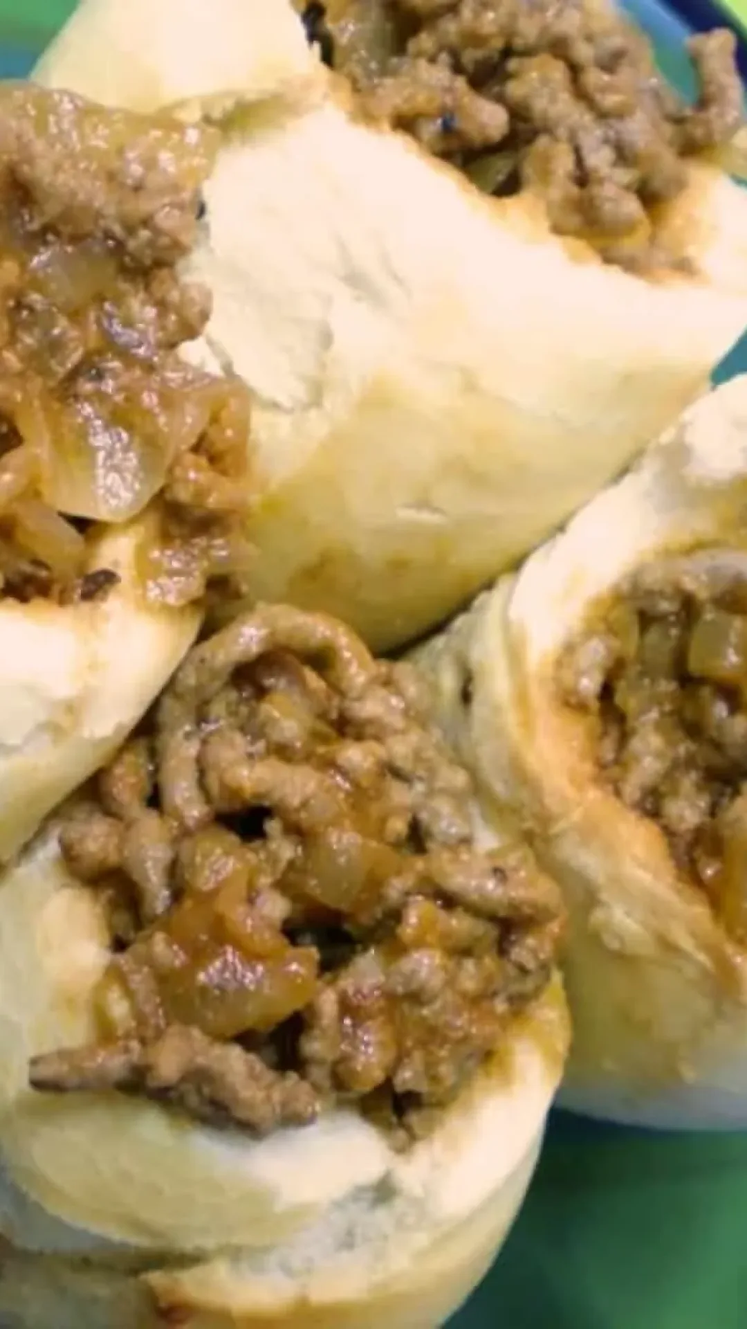 Buraco quente, um lanche de carne moída econômico, delicioso e fácil de fazer