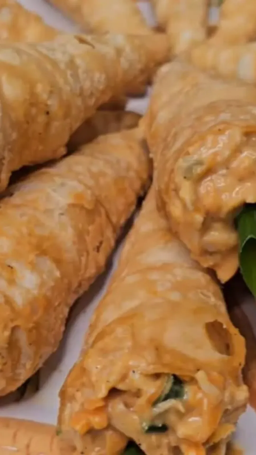 Canudinho recheado de frango: perfeito para o lanche ou receber os amigos em casa