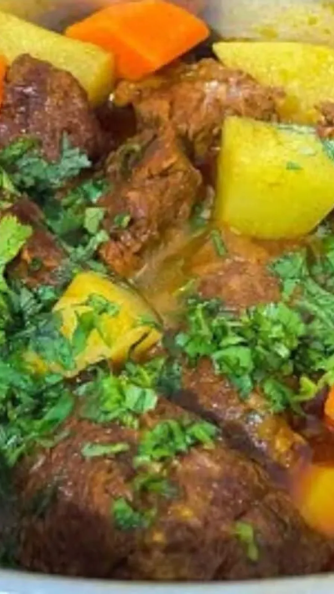 Carne de panela feita com músculo, que fica tão macia e suculenta que chega a desmanchar na boca