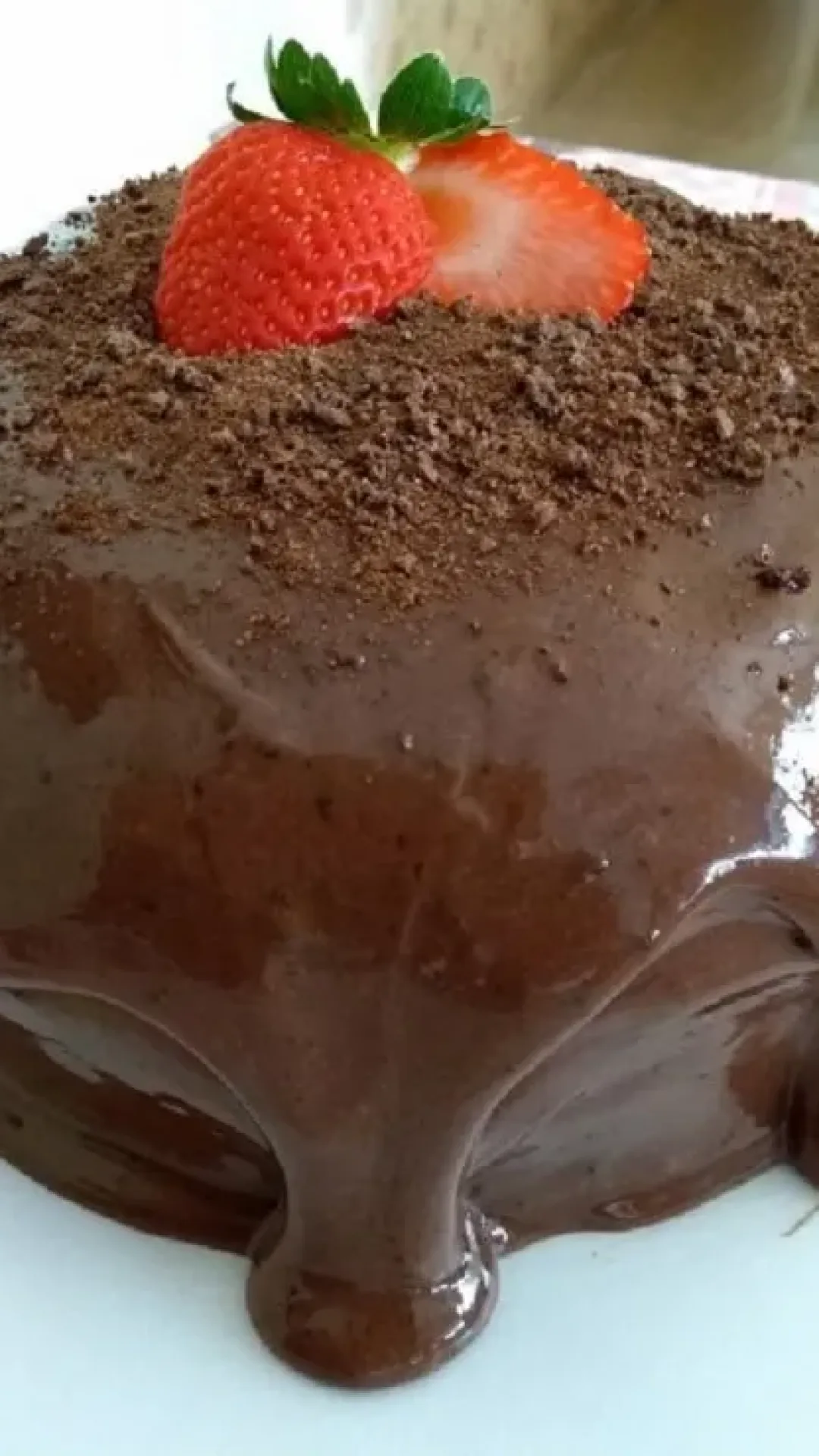 Cobertura de Chocolate Cremosa – Feita com 2 Ingredientes