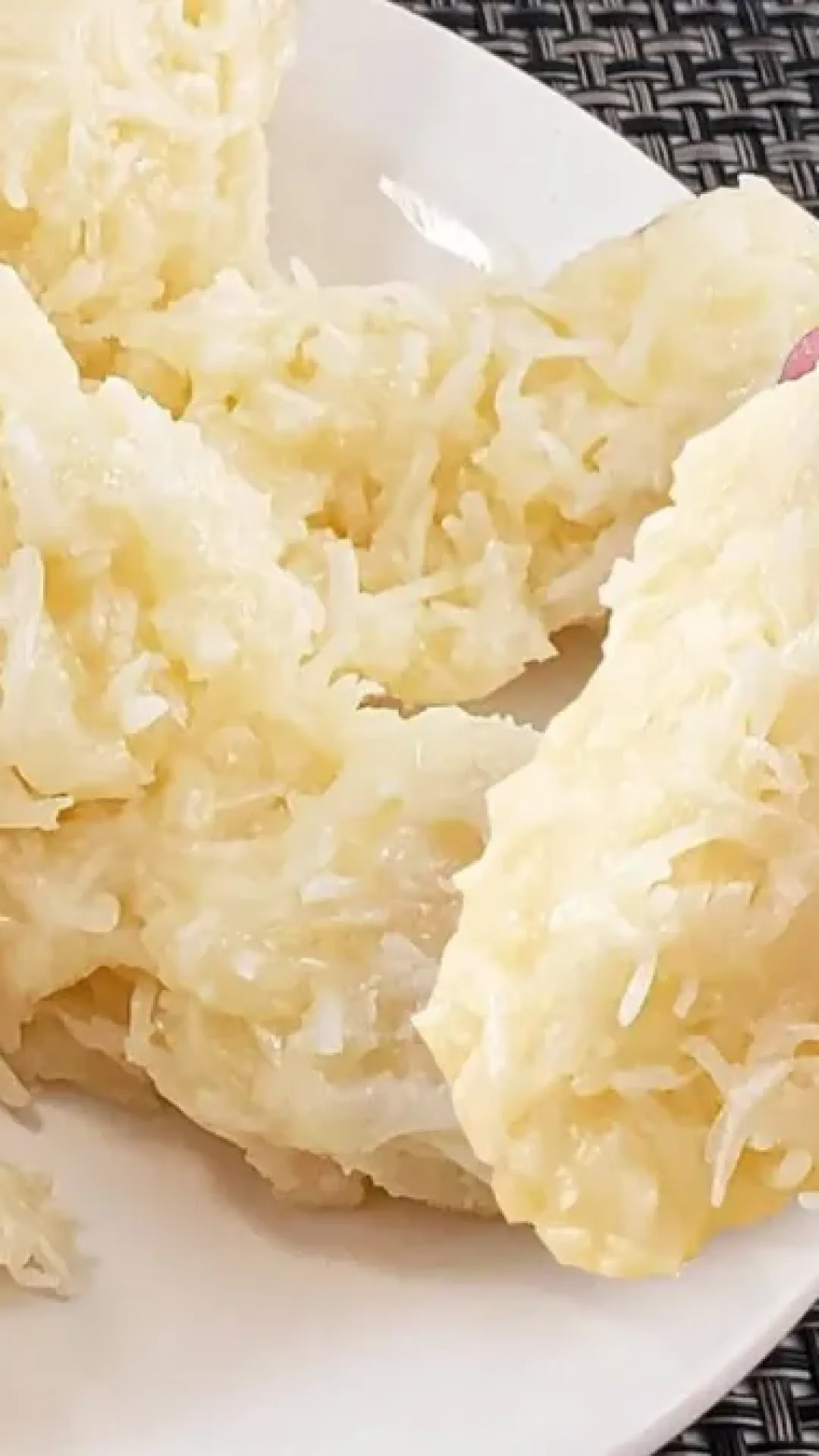 Cocada de leite condensado fácil de fazer e desmancha na boca de tão cremosa