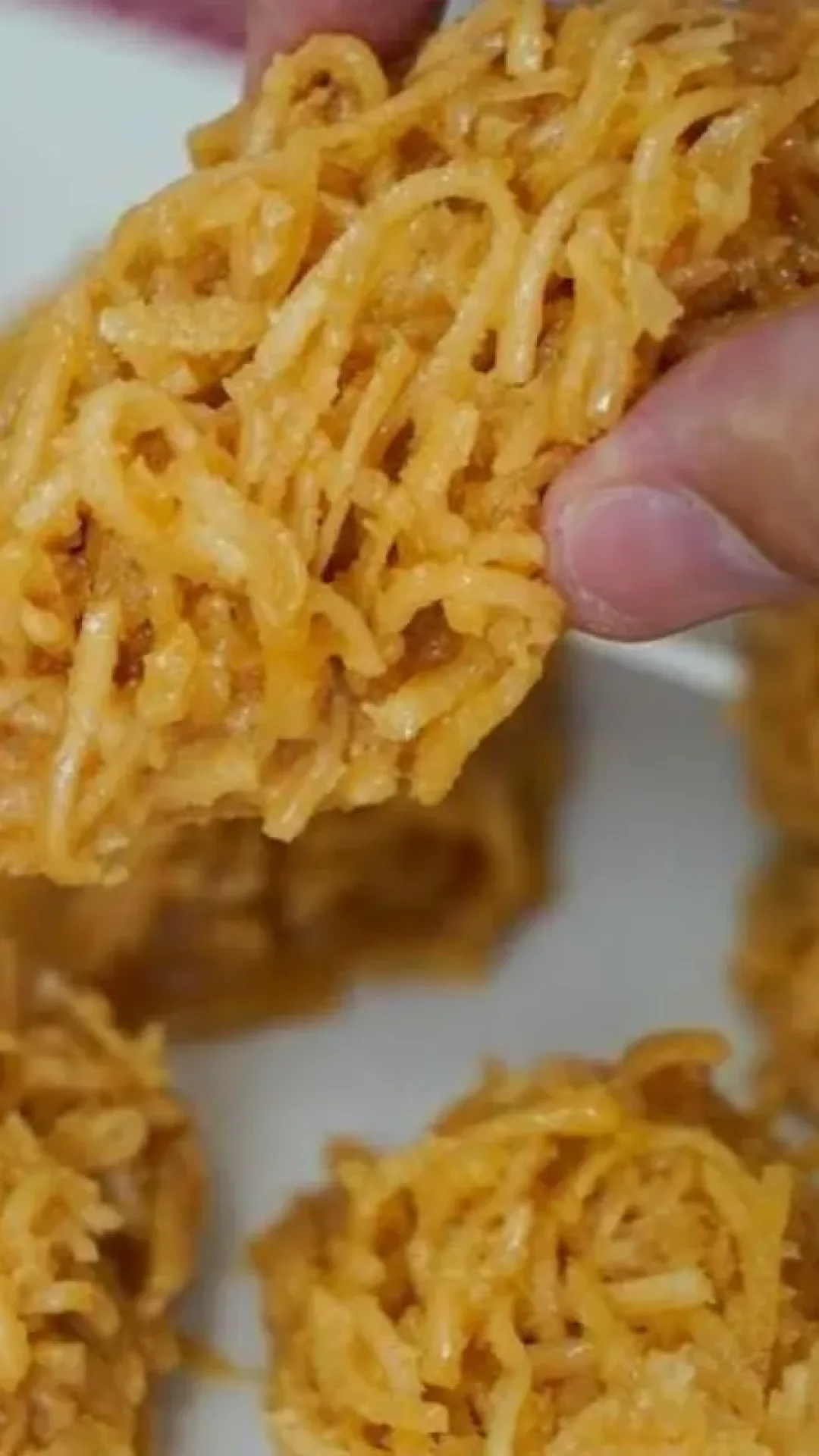 Cocada de leite condensado super cremosa por dentro com apenas 4 ingredientes
