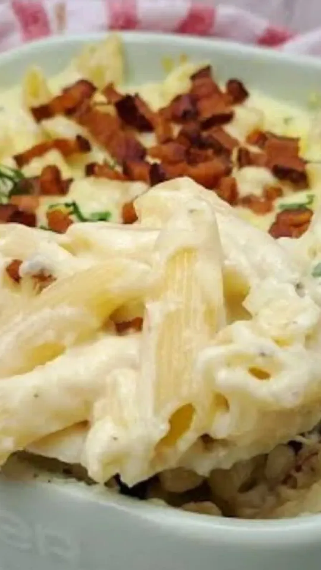Com molho de batata: macarrão cremoso que fica de um jeito que vai te surpreender