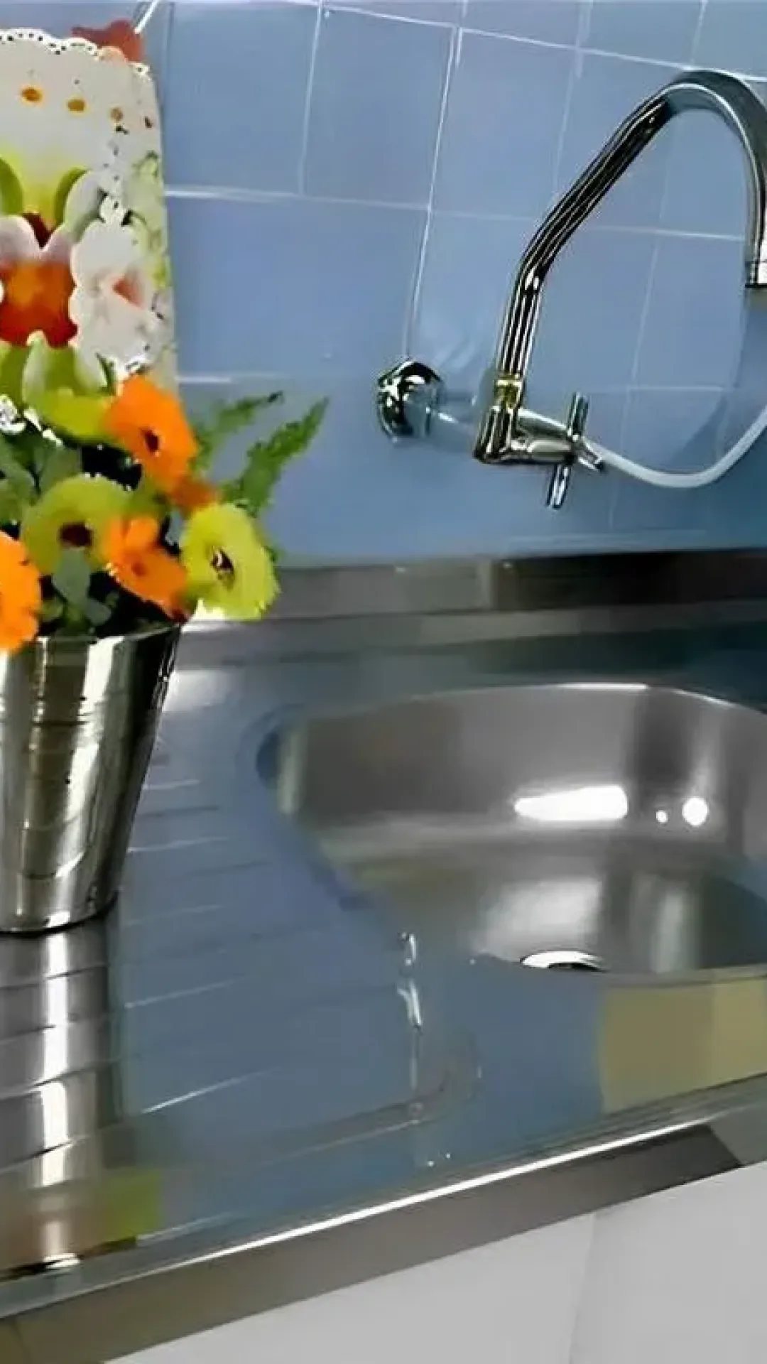 Como dar brilho em pias de inox: passo a passo para a sua pia ficar um espelho