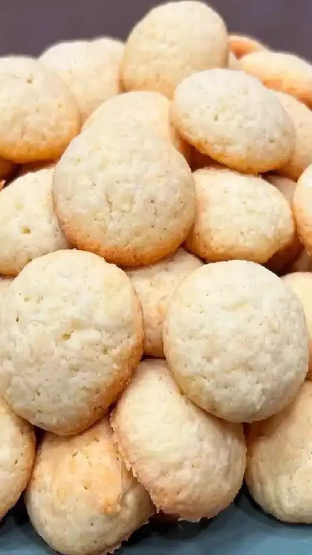 Como fazer bolachinha de coco que desmancha na boca com ingredientes simples e baratos