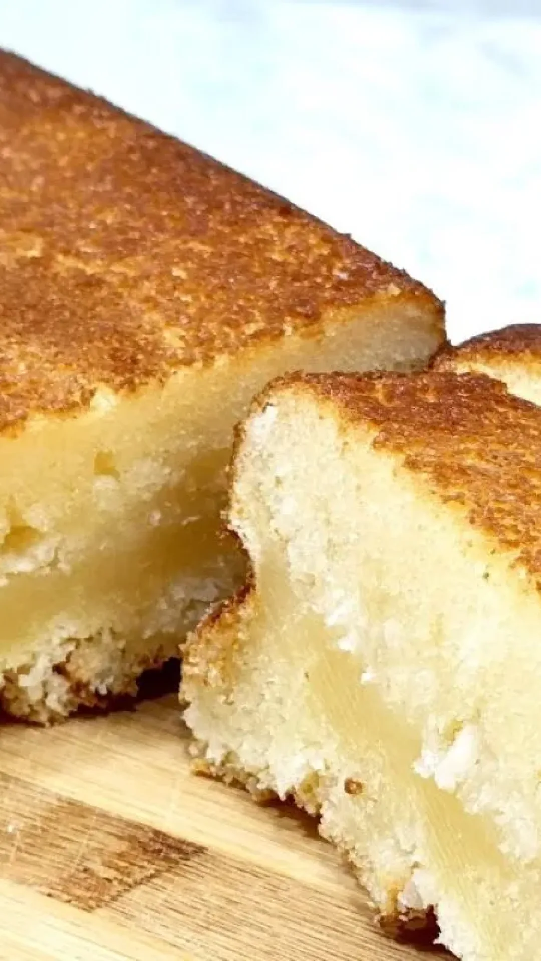 Como fazer bolo mole de coco com aquela textura cremosa irresistível que derrete na boca a cada pedaço