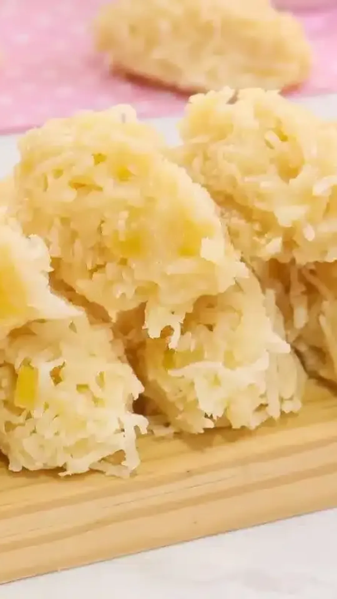 Como fazer cocada de abacaxi cremosa e macia que desmancha na boca