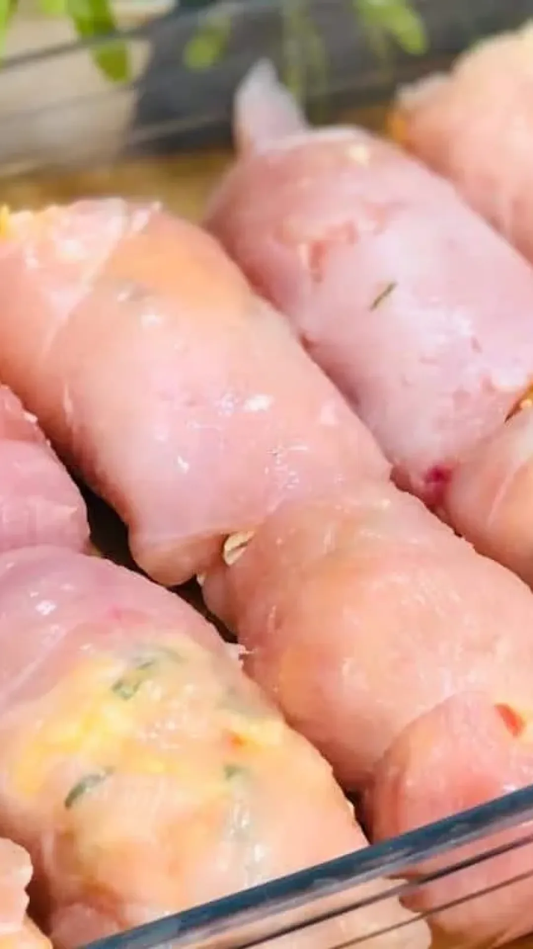 Como fazer frango a rolê que não seca e fica bem suculento