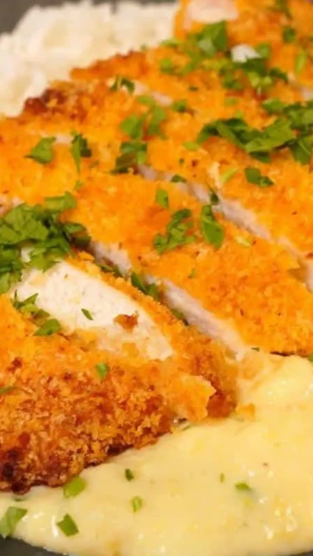 Como fazer frango empanado sem fritura que fica delicioso para o almoço